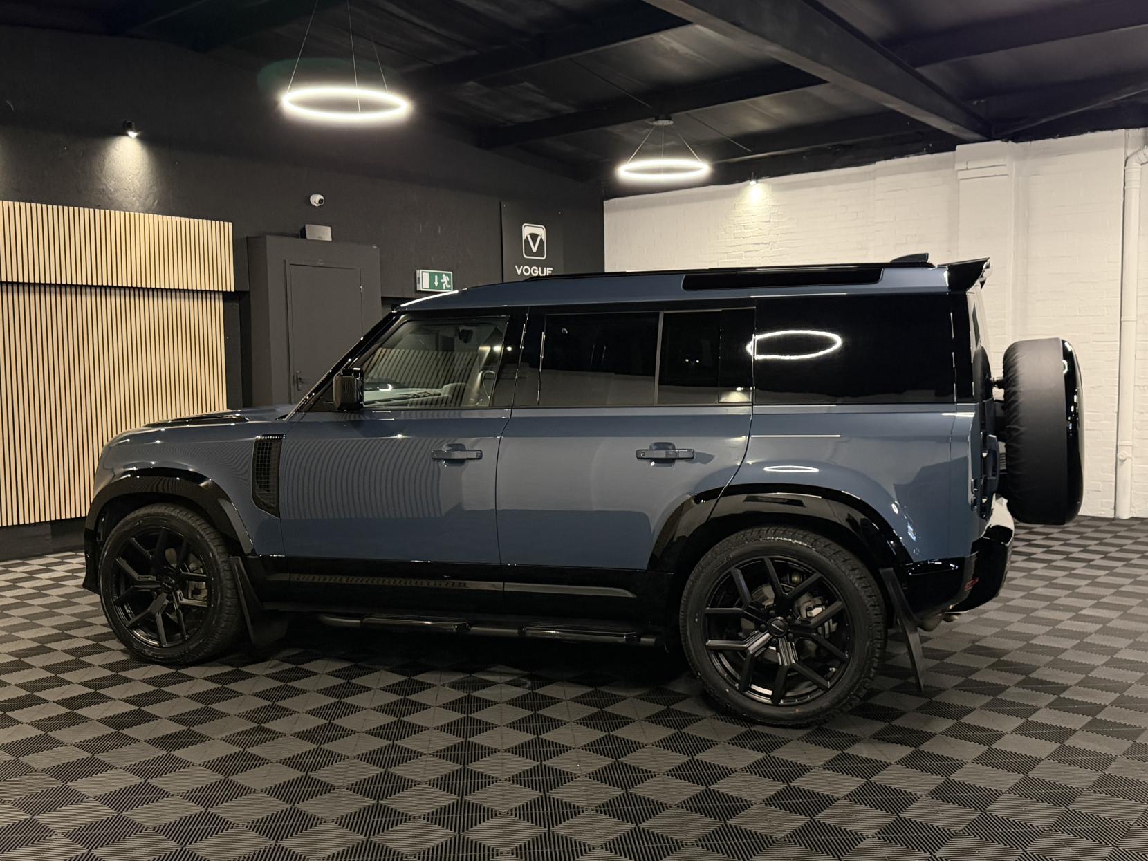 Land Rover Defender 110 3.0 D250 MHEV SE Hard Top SUV 5dr Diesel Auto 4WD MWB Euro 6 (s/s) (250 ps)