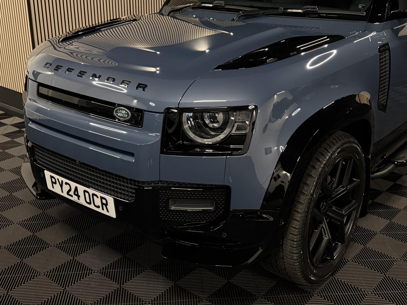 Land Rover Defender 110 3.0 D250 MHEV SE Hard Top SUV 5dr Diesel Auto 4WD MWB Euro 6 (s/s) (250 ps)