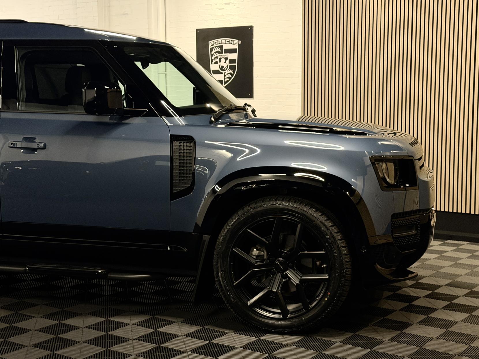 Land Rover Defender 110 3.0 D250 MHEV SE Hard Top SUV 5dr Diesel Auto 4WD MWB Euro 6 (s/s) (250 ps)