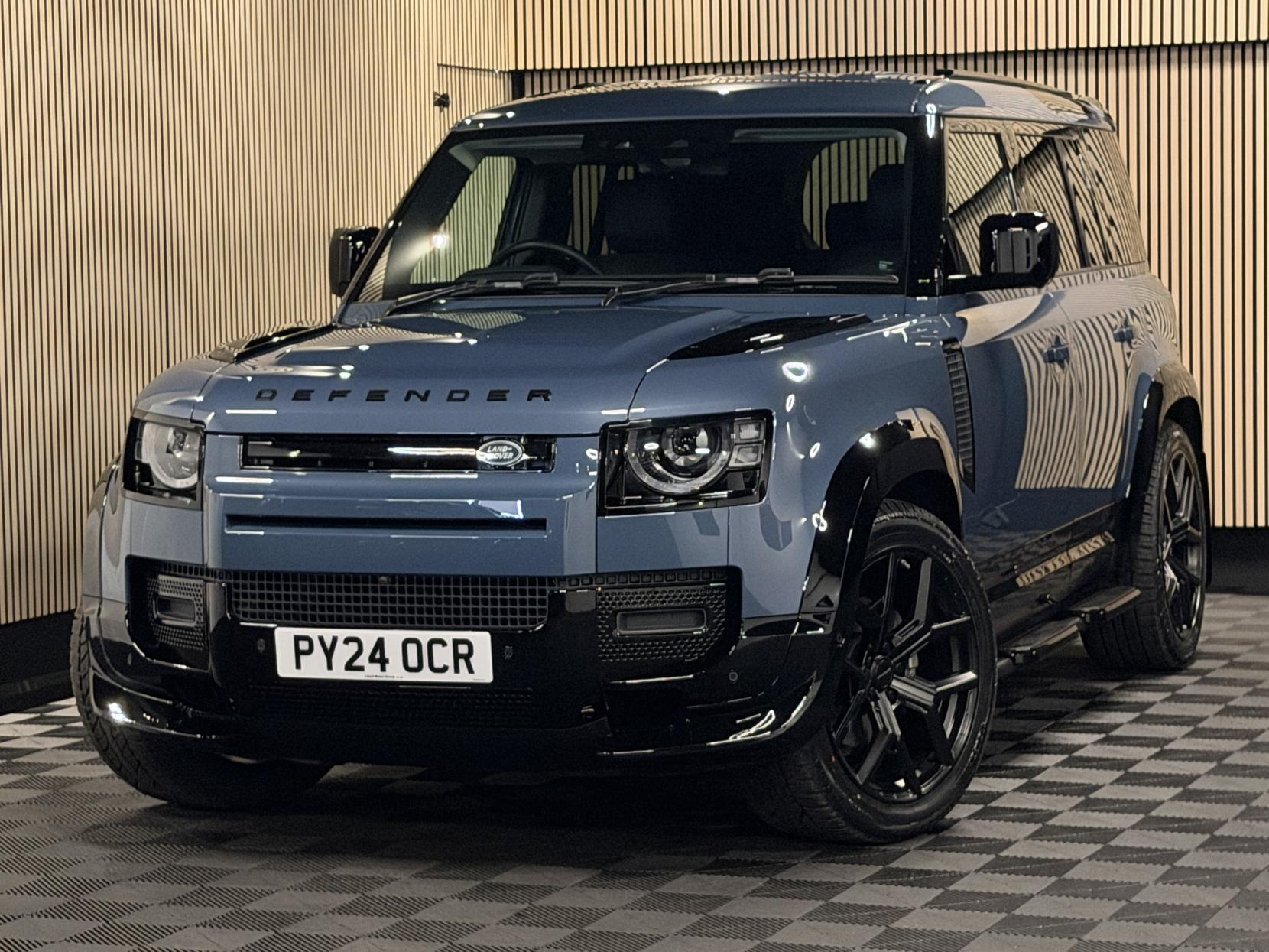 Land Rover Defender 110 3.0 D250 MHEV SE Hard Top SUV 5dr Diesel Auto 4WD MWB Euro 6 (s/s) (250 ps)