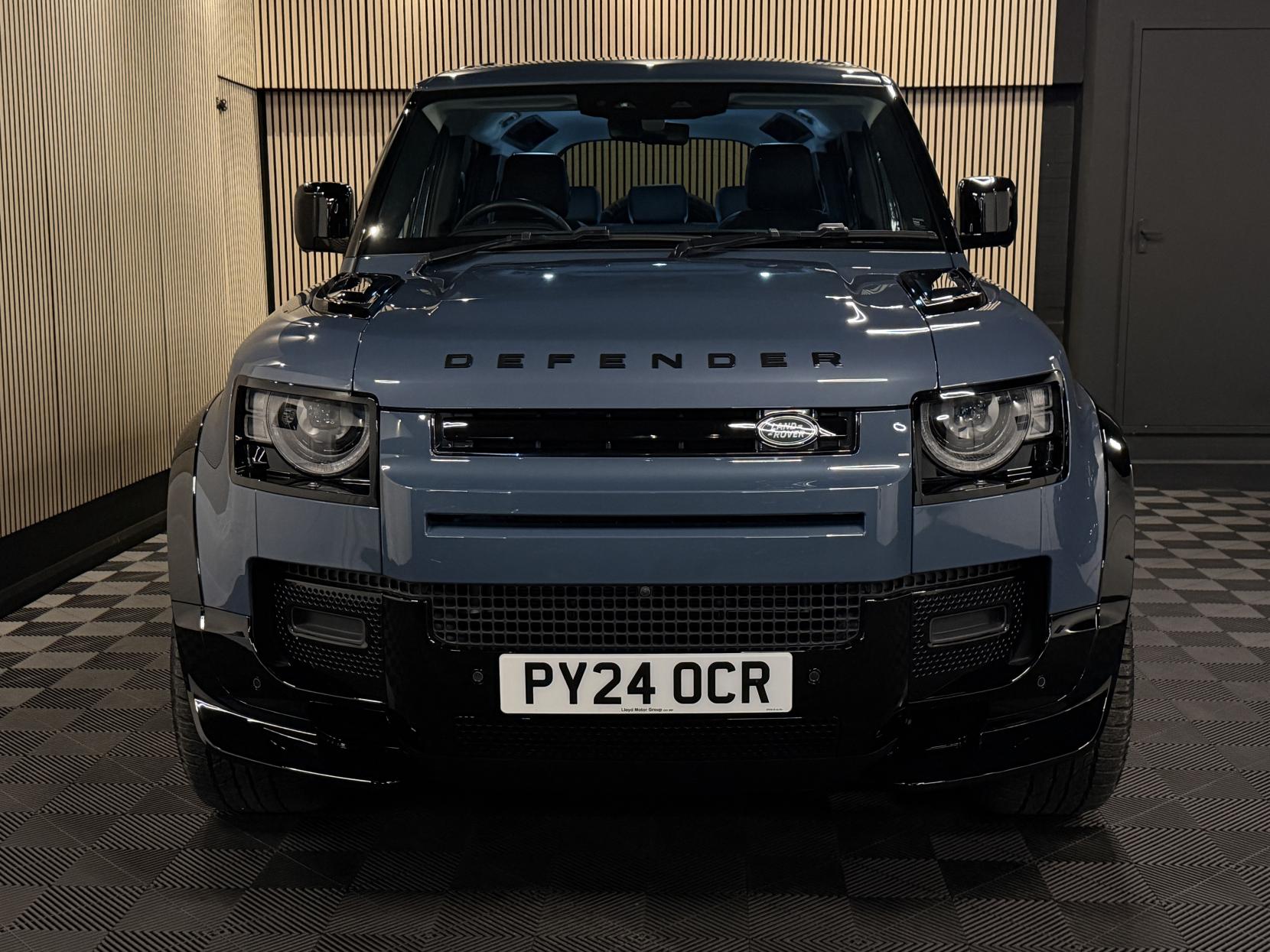 Land Rover Defender 110 3.0 D250 MHEV SE Hard Top SUV 5dr Diesel Auto 4WD MWB Euro 6 (s/s) (250 ps)