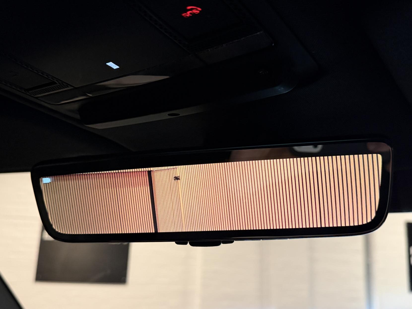 Land Rover Defender 110 3.0 D300 MHEV X-Dynamic HSE Hard Top SUV 5dr Diesel Auto 4WD MWB Euro 6 (s/s) (300 ps)