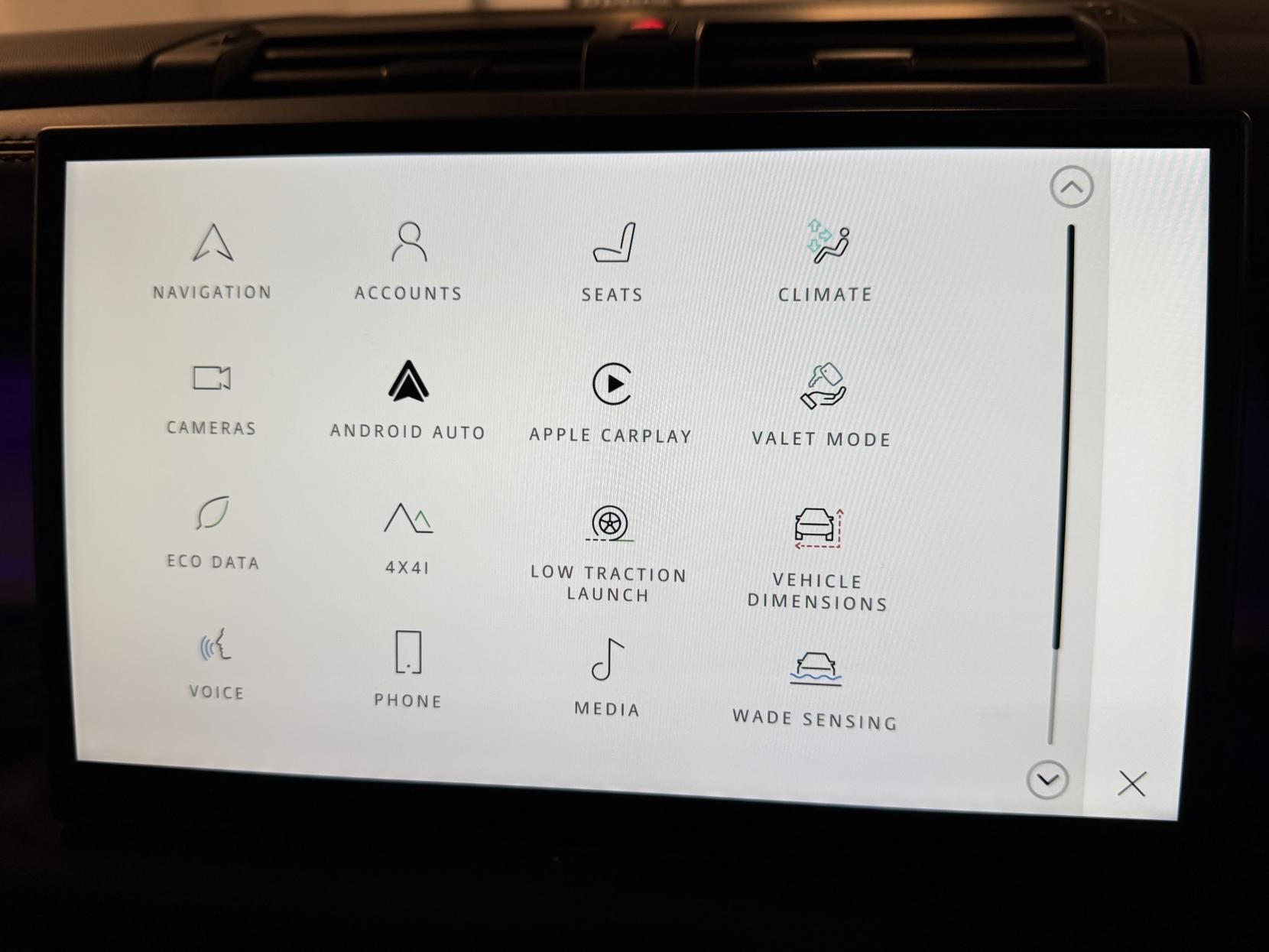 Land Rover Defender 110 3.0 D300 MHEV X-Dynamic HSE Hard Top SUV 5dr Diesel Auto 4WD MWB Euro 6 (s/s) (300 ps)