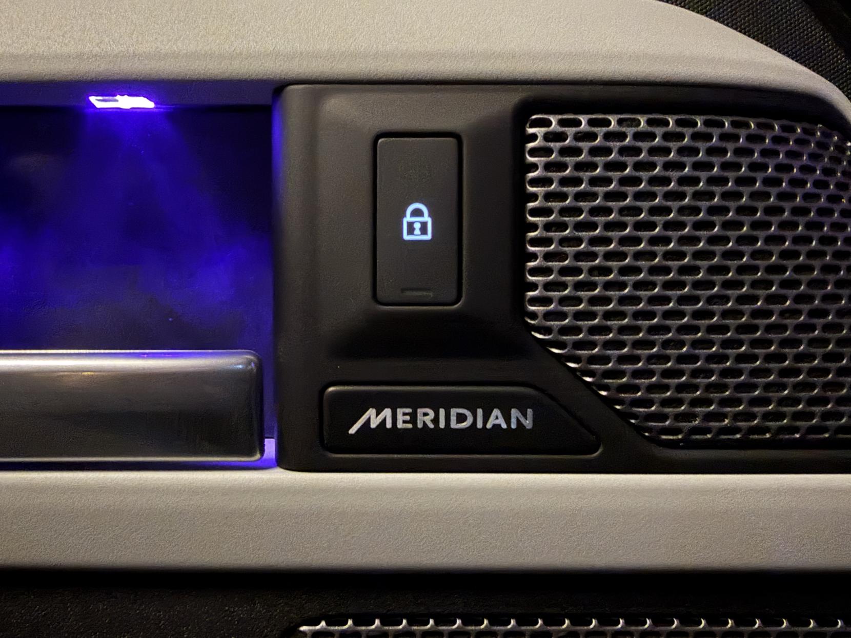 Land Rover Defender 110 3.0 D300 MHEV X-Dynamic HSE Hard Top SUV 5dr Diesel Auto 4WD MWB Euro 6 (s/s) (300 ps)