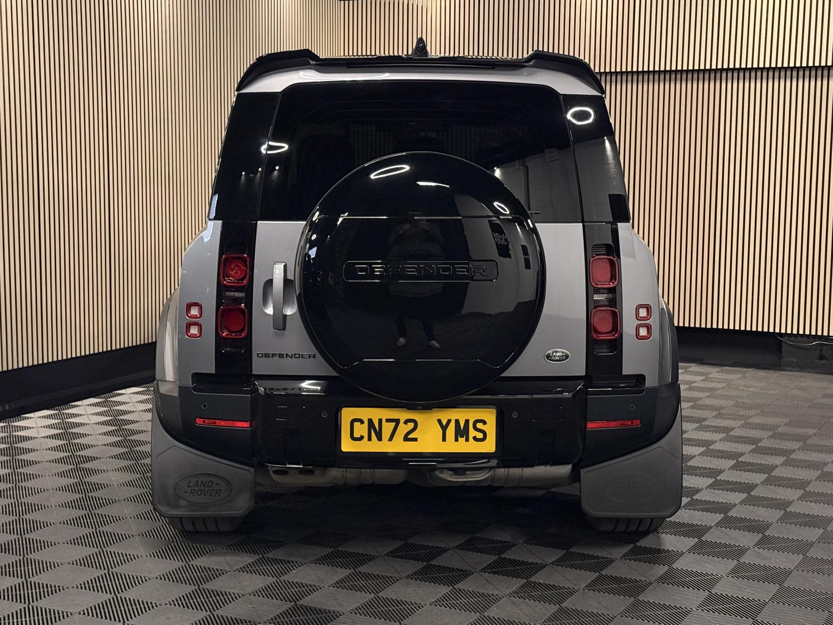 Land Rover Defender 110 3.0 D250 MHEV SE Hard Top SUV 5dr Diesel Auto 4WD MWB Euro 6 (s/s) (250 ps)