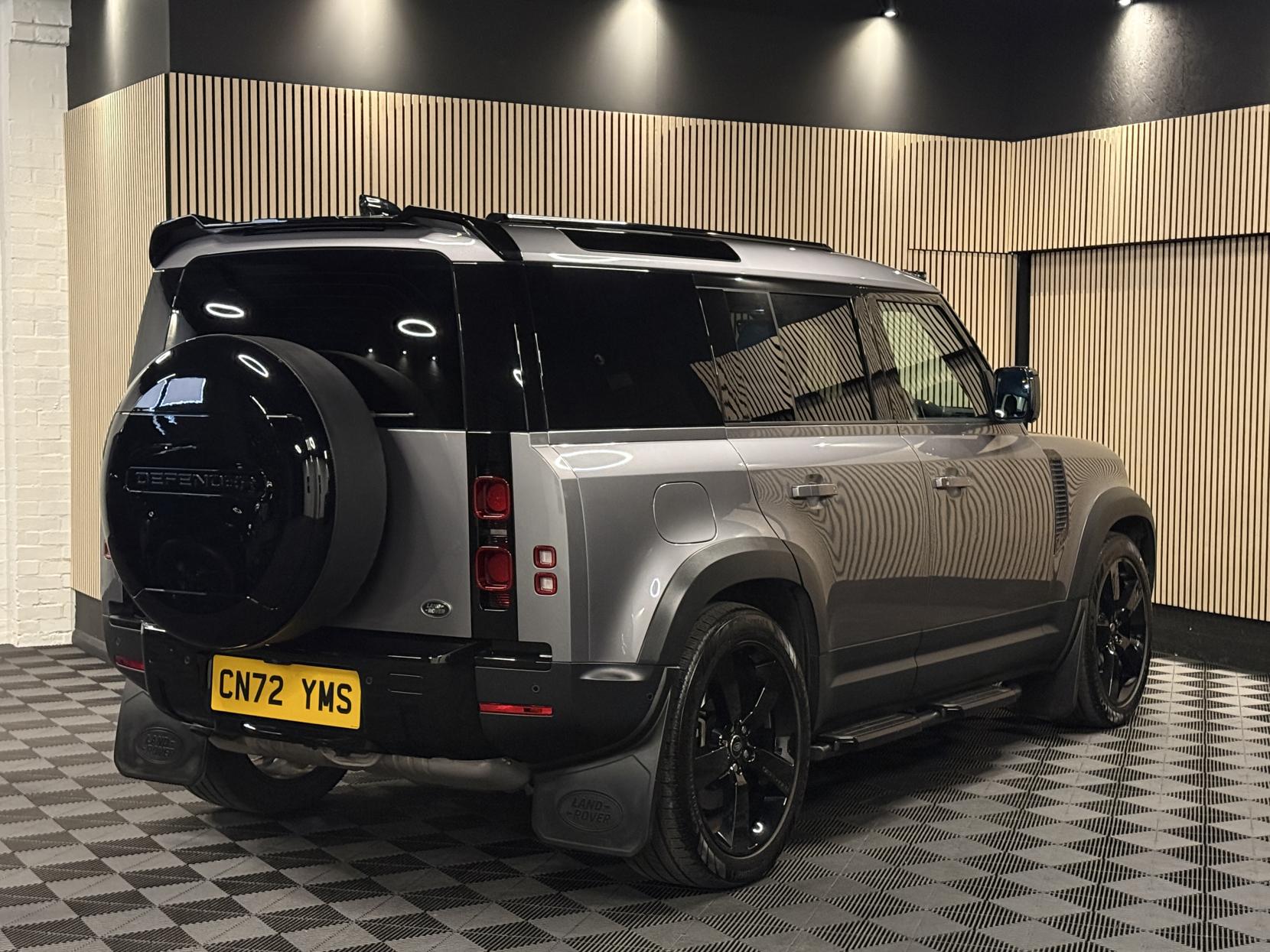 Land Rover Defender 110 3.0 D250 MHEV SE Hard Top SUV 5dr Diesel Auto 4WD MWB Euro 6 (s/s) (250 ps)