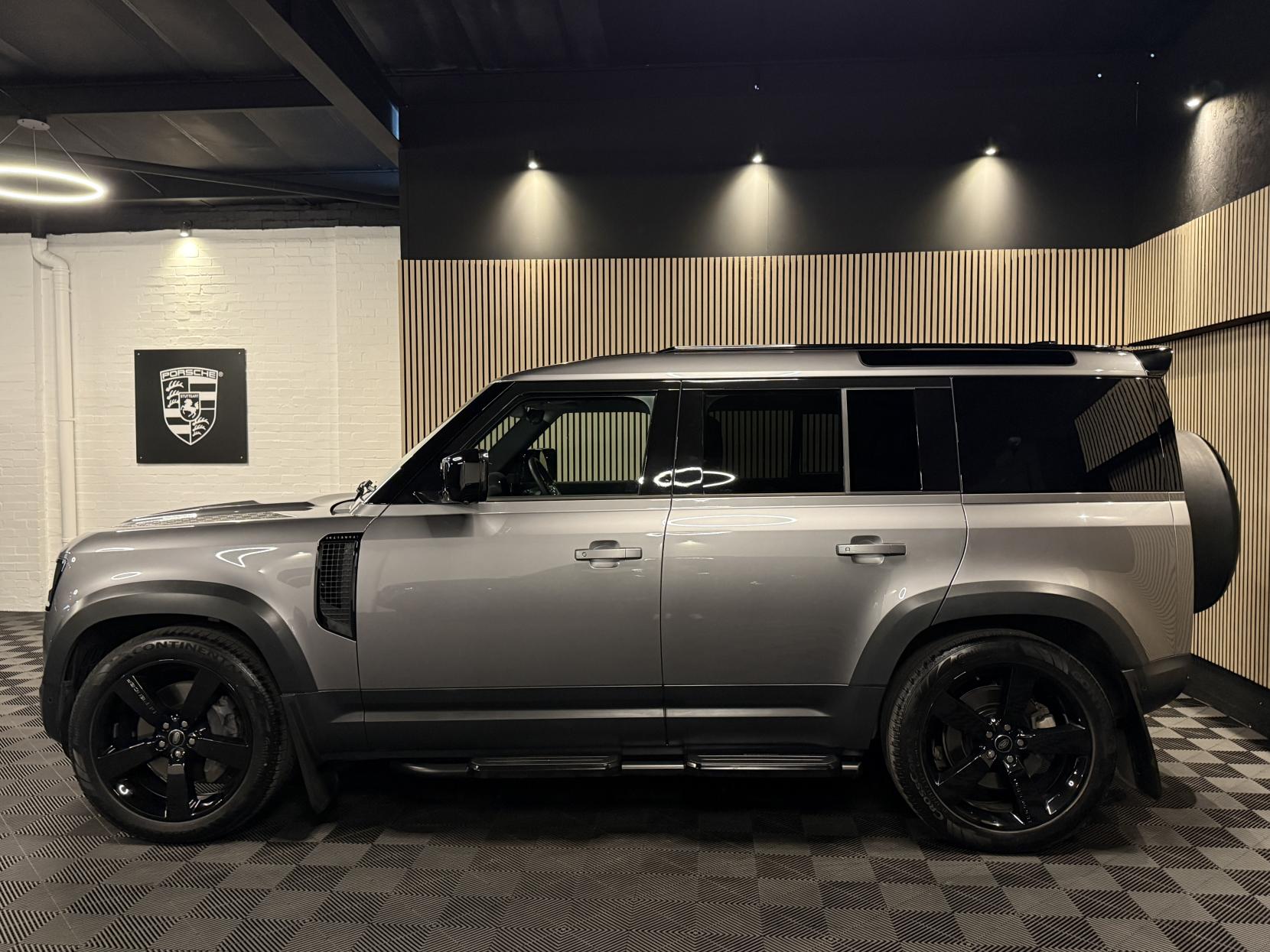 Land Rover Defender 110 3.0 D250 MHEV SE Hard Top SUV 5dr Diesel Auto 4WD MWB Euro 6 (s/s) (250 ps)