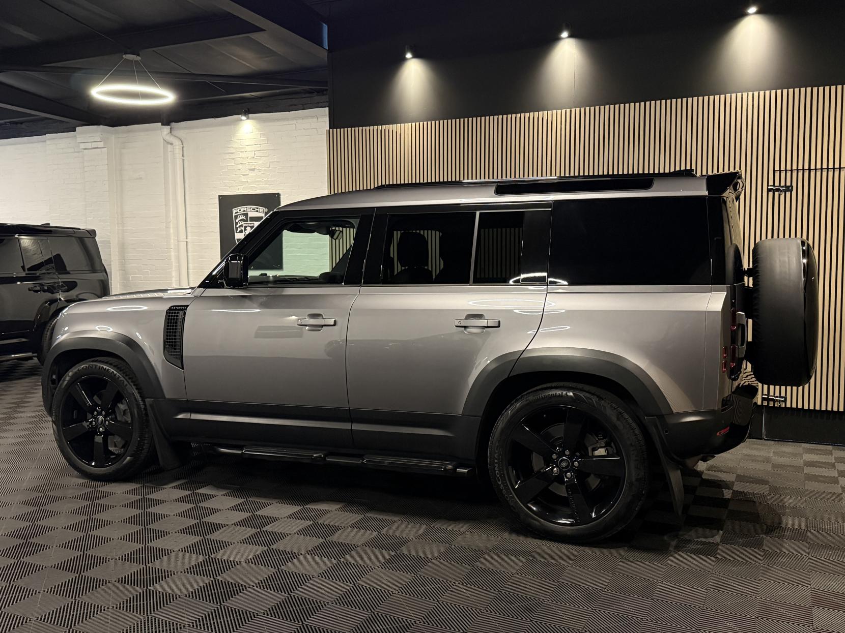 Land Rover Defender 110 3.0 D250 MHEV SE Hard Top SUV 5dr Diesel Auto 4WD MWB Euro 6 (s/s) (250 ps)