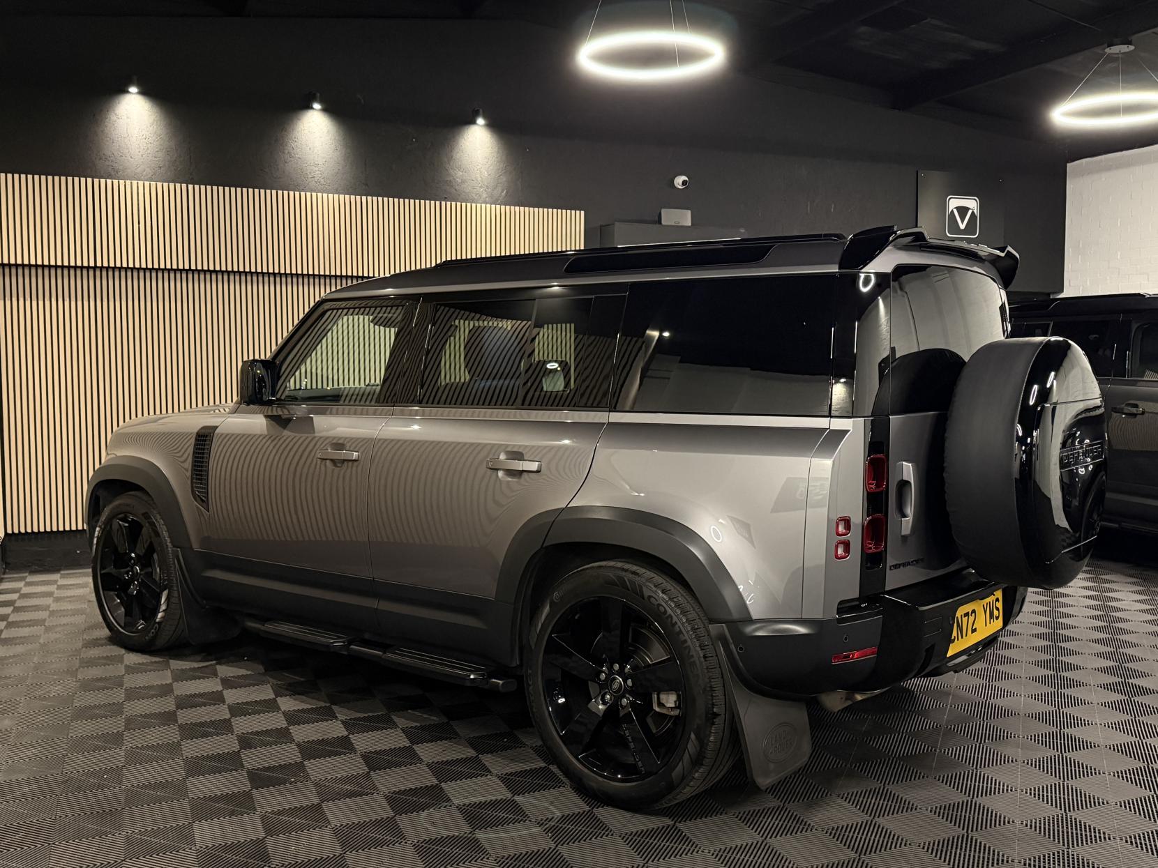 Land Rover Defender 110 3.0 D250 MHEV SE Hard Top SUV 5dr Diesel Auto 4WD MWB Euro 6 (s/s) (250 ps)