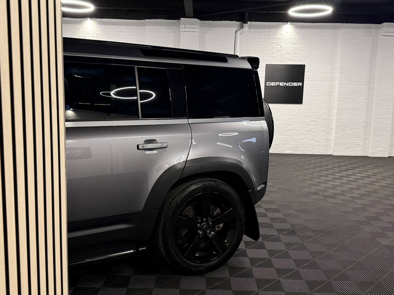 Land Rover Defender 110 3.0 D250 MHEV SE Hard Top SUV 5dr Diesel Auto 4WD MWB Euro 6 (s/s) (250 ps)