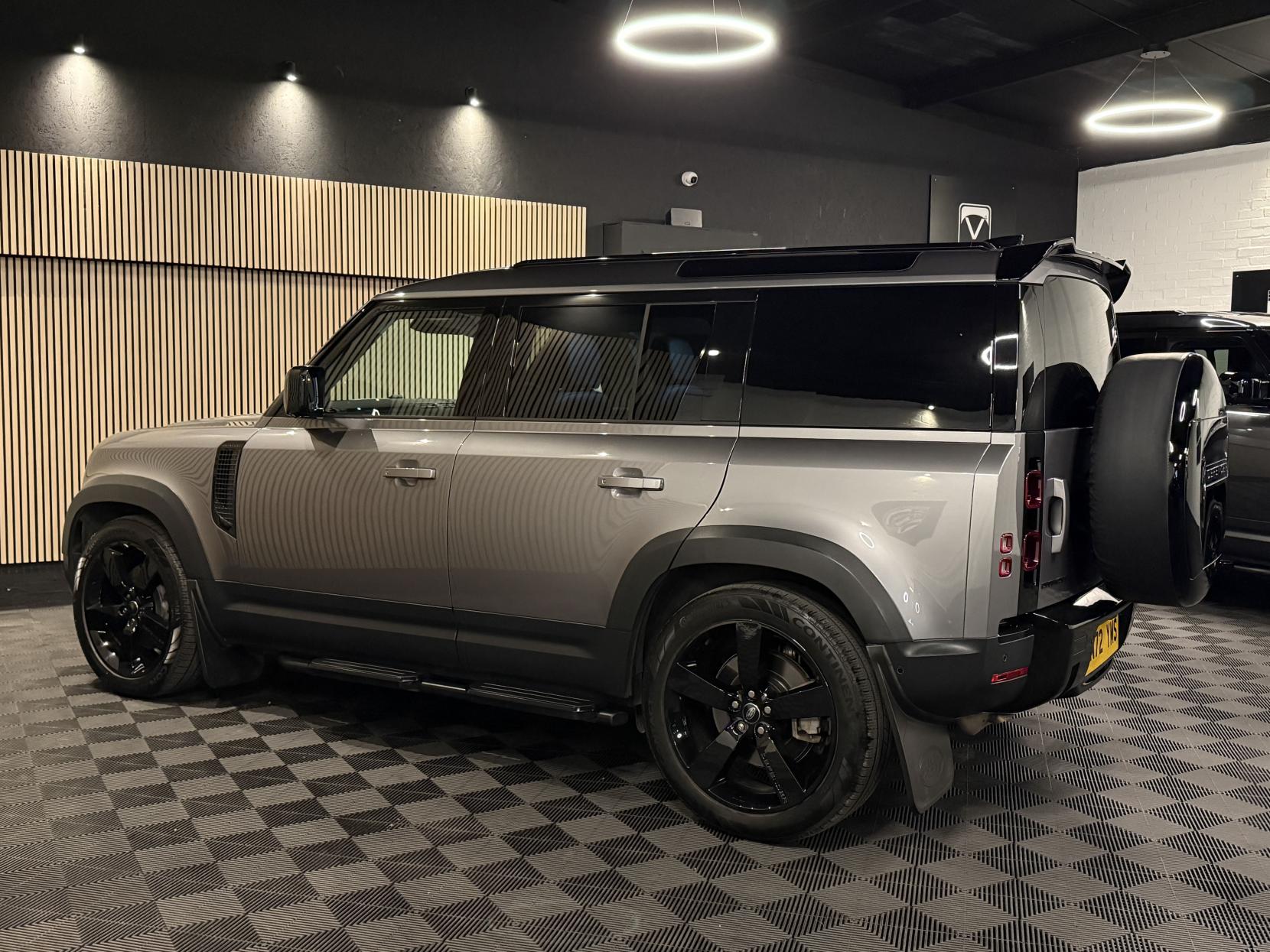 Land Rover Defender 110 3.0 D250 MHEV SE Hard Top SUV 5dr Diesel Auto 4WD MWB Euro 6 (s/s) (250 ps)