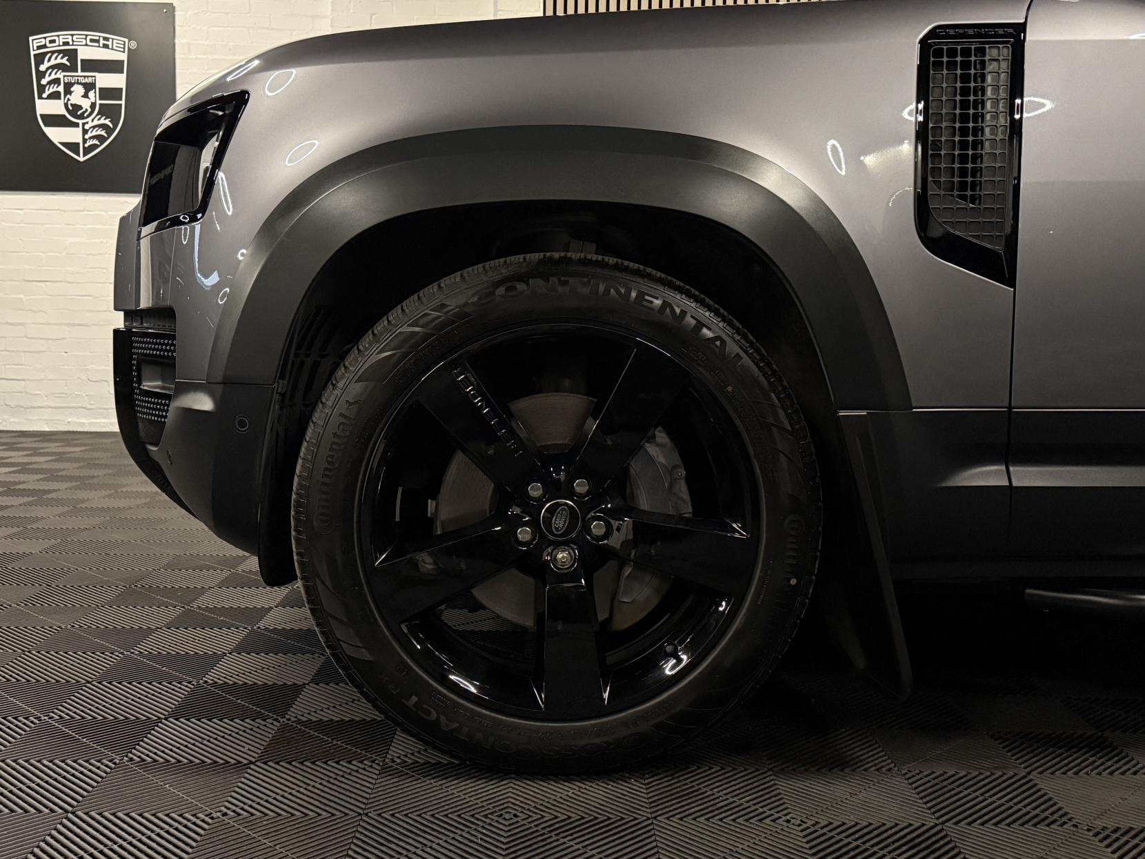 Land Rover Defender 110 3.0 D250 MHEV SE Hard Top SUV 5dr Diesel Auto 4WD MWB Euro 6 (s/s) (250 ps)