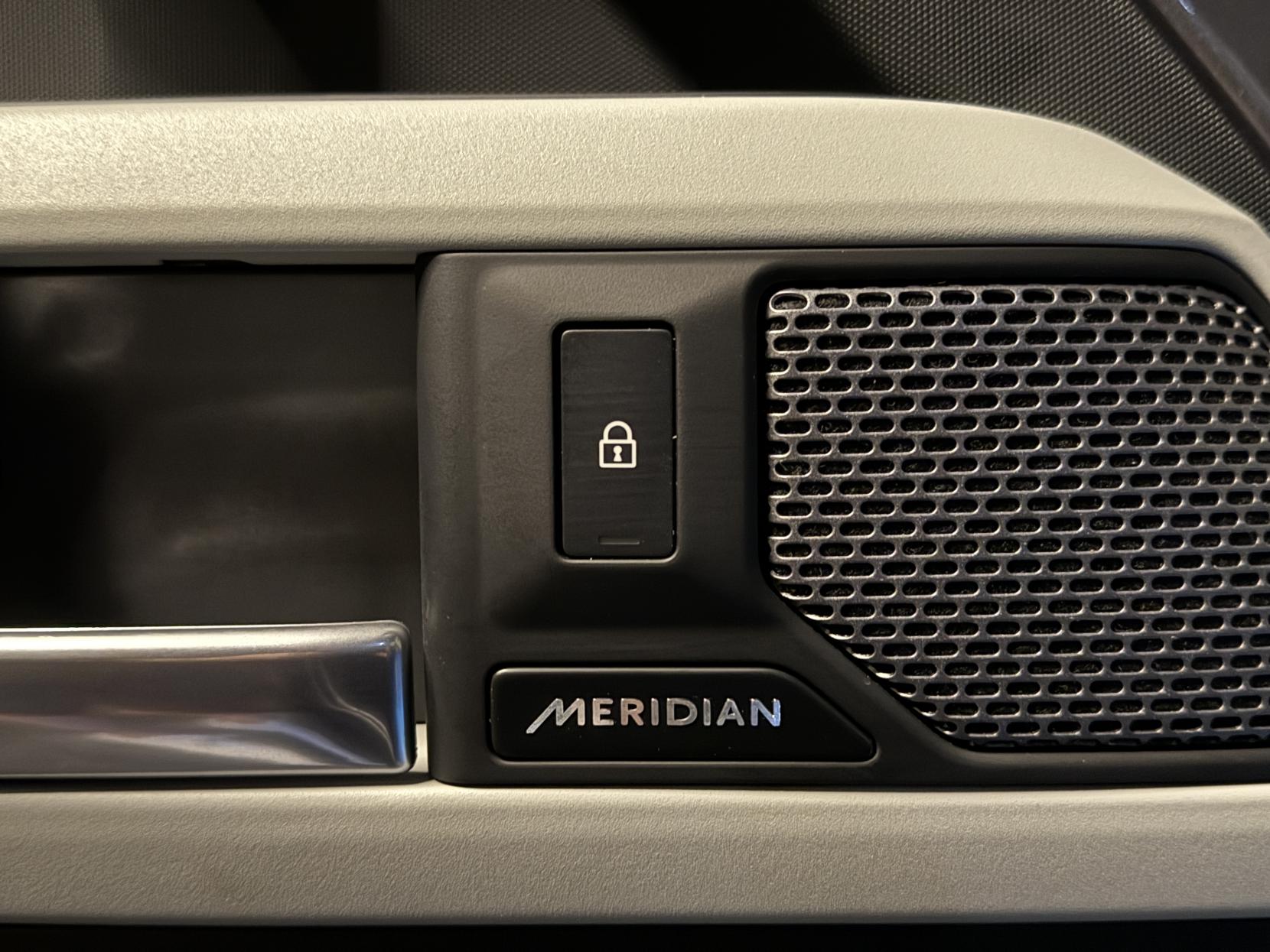 Land Rover Defender 110 3.0 D300 MHEV X-Dynamic HSE Hard Top SUV 5dr Diesel Auto 4WD MWB Euro 6 (s/s) (300 ps)