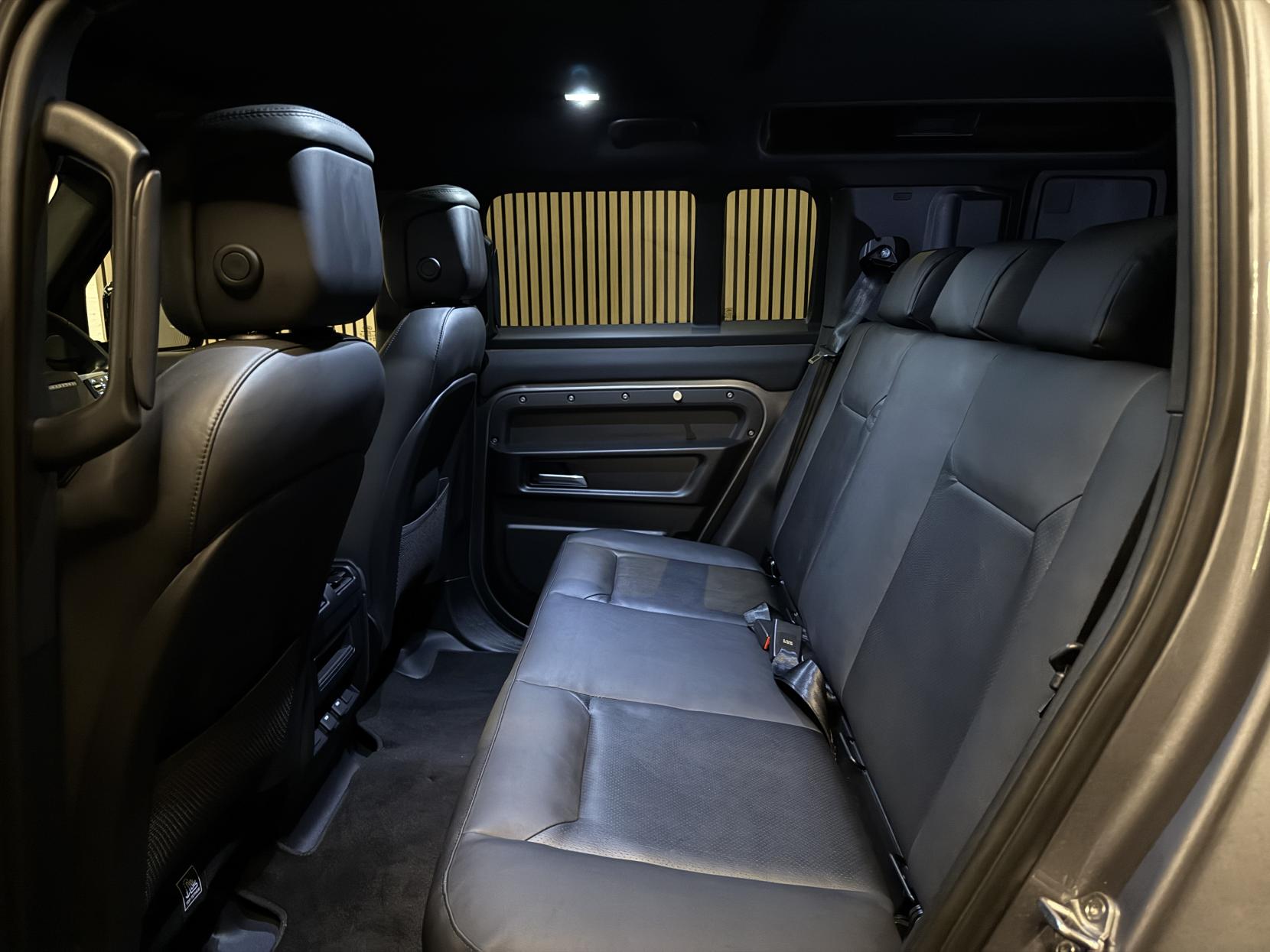 Land Rover Defender 110 3.0 D300 MHEV X-Dynamic HSE Hard Top SUV 5dr Diesel Auto 4WD MWB Euro 6 (s/s) (300 ps)