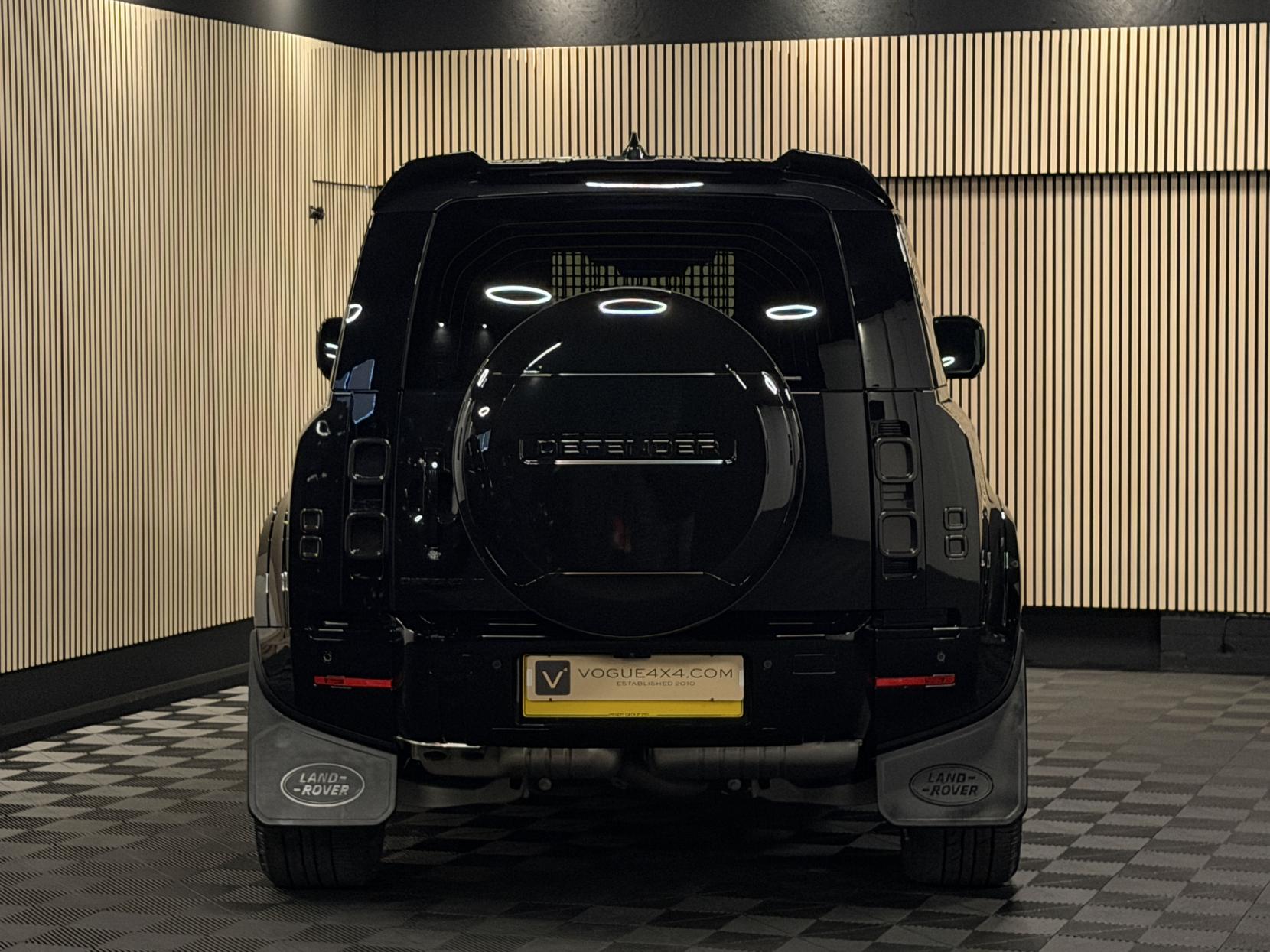 Land Rover Defender 90 3.0 D250 MHEV S Hard Top SUV 3dr Diesel Auto 4WD SWB Euro 6 (s/s) (249 ps)
