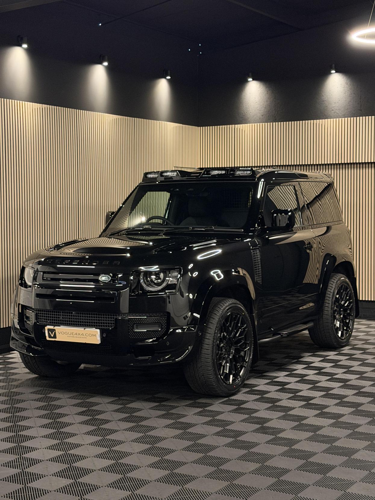 Land Rover Defender 90 3.0 D250 MHEV S Hard Top SUV 3dr Diesel Auto 4WD SWB Euro 6 (s/s) (249 ps)
