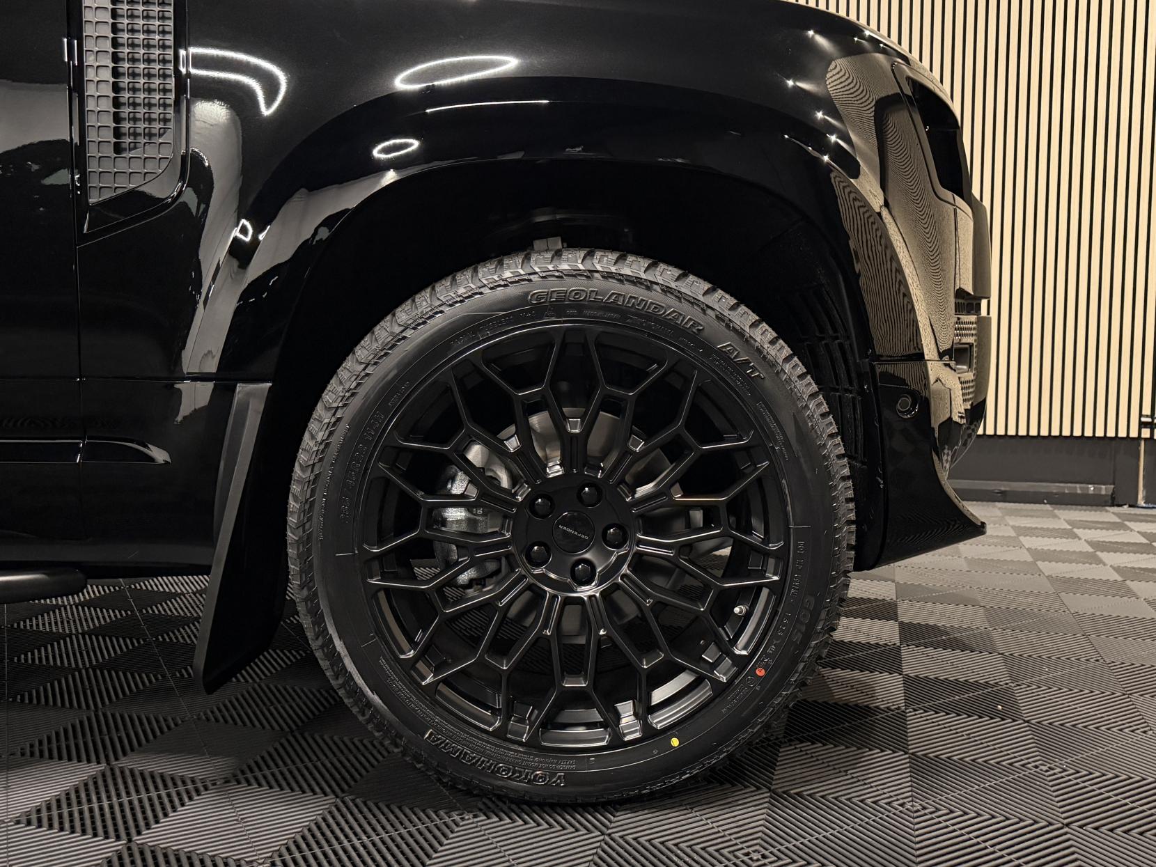 Land Rover Defender 90 3.0 D250 MHEV S Hard Top SUV 3dr Diesel Auto 4WD SWB Euro 6 (s/s) (249 ps)