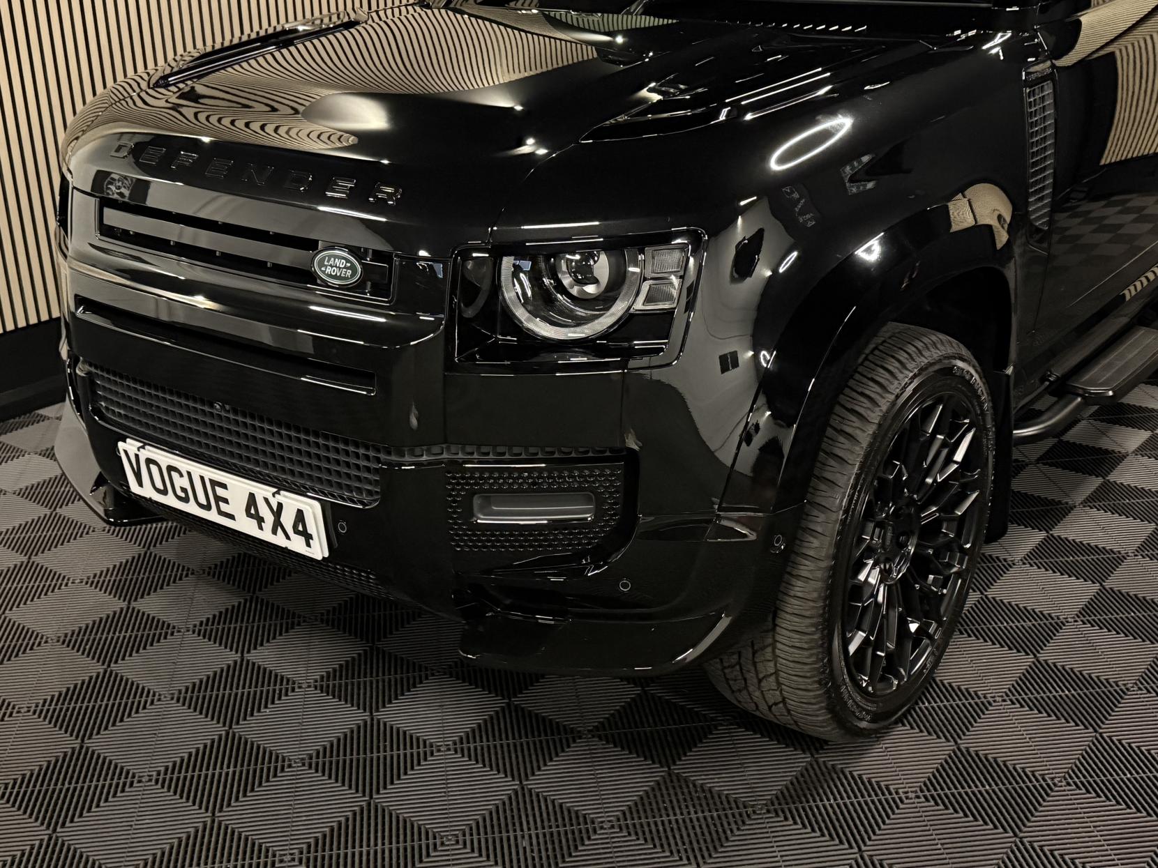 Land Rover Defender 90 3.0 D250 MHEV X-Dynamic SE Hard Top SUV 3dr Diesel Auto 4WD SWB Euro 6 (s/s) (249 ps)