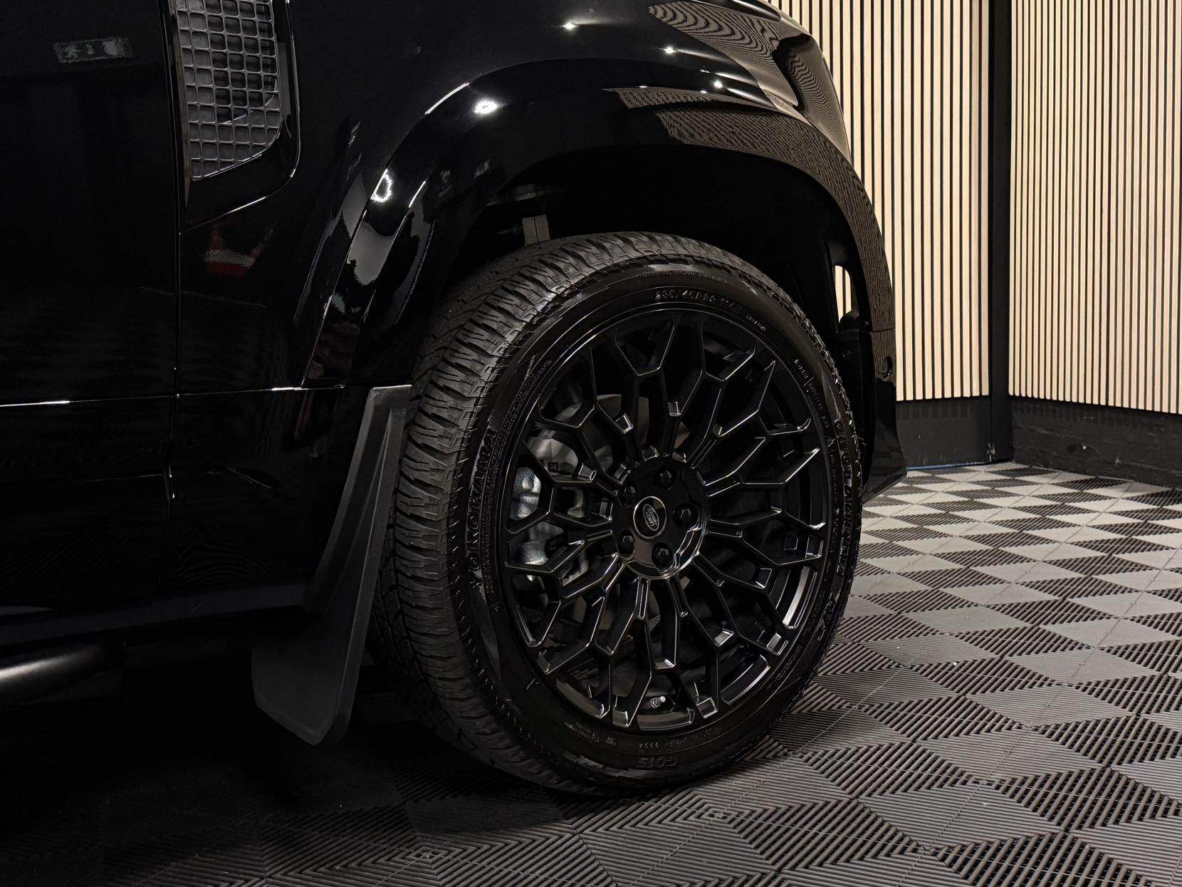 Land Rover Defender 90 3.0 D250 MHEV X-Dynamic SE Hard Top SUV 3dr Diesel Auto 4WD SWB Euro 6 (s/s) (249 ps)