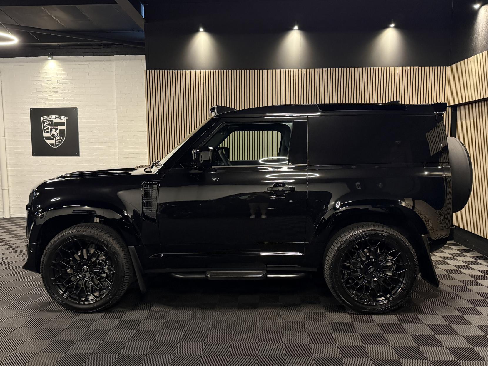 Land Rover Defender 90 3.0 D250 MHEV X-Dynamic SE Hard Top SUV 3dr Diesel Auto 4WD SWB Euro 6 (s/s) (249 ps)