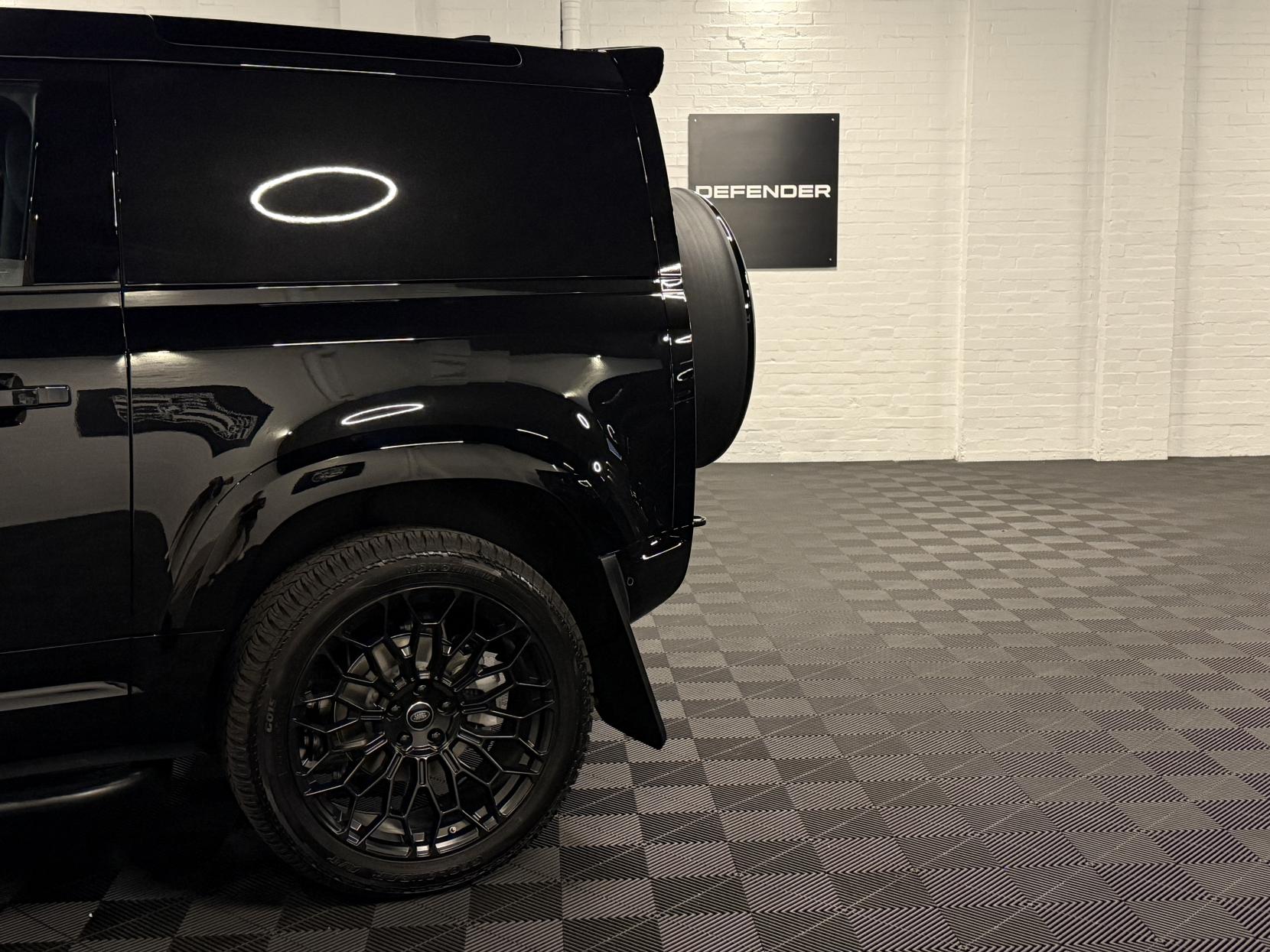 Land Rover Defender 90 3.0 D250 MHEV X-Dynamic SE Hard Top SUV 3dr Diesel Auto 4WD SWB Euro 6 (s/s) (249 ps)