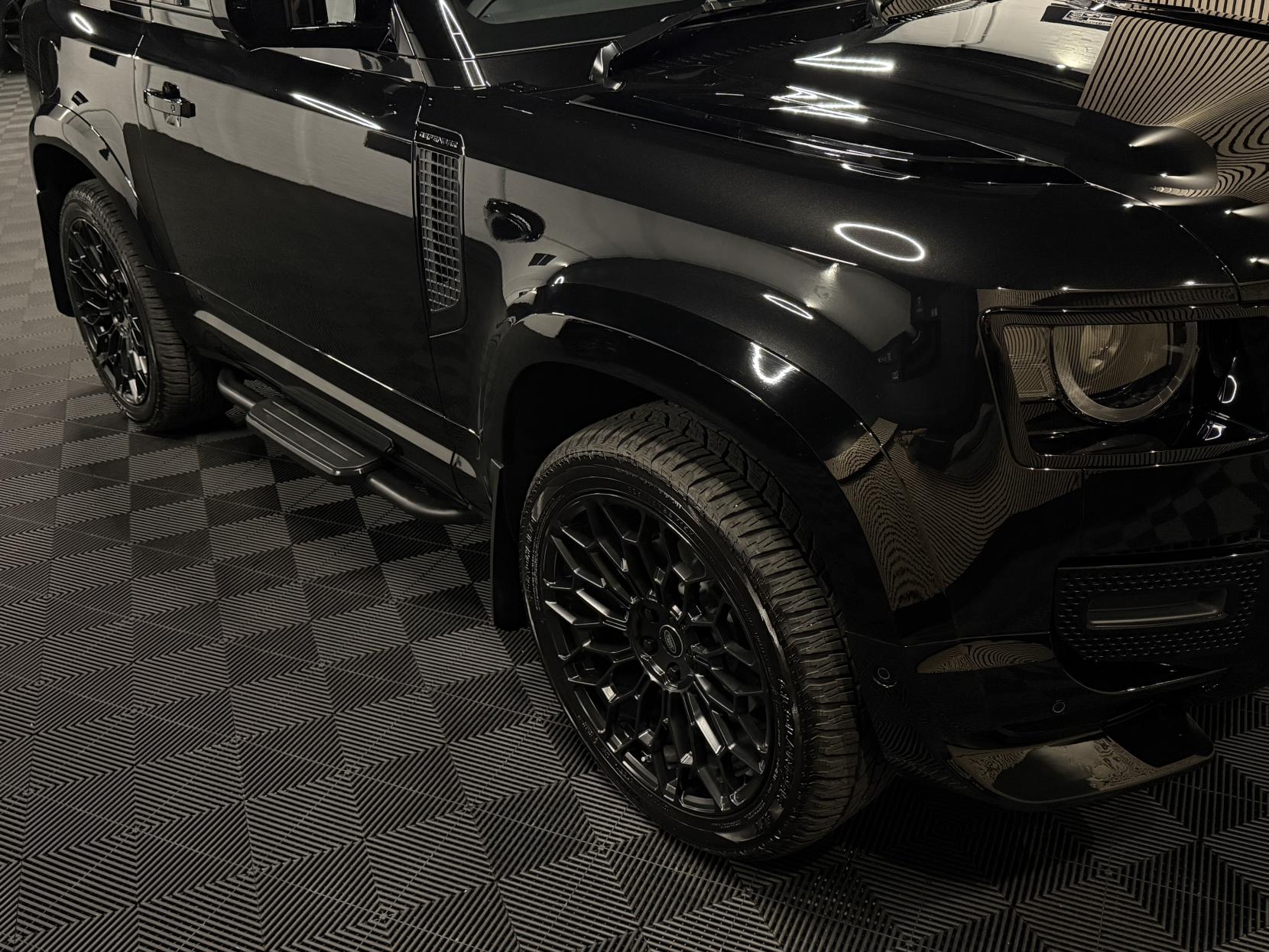 Land Rover Defender 90 3.0 D250 MHEV X-Dynamic SE Hard Top SUV 3dr Diesel Auto 4WD SWB Euro 6 (s/s) (249 ps)