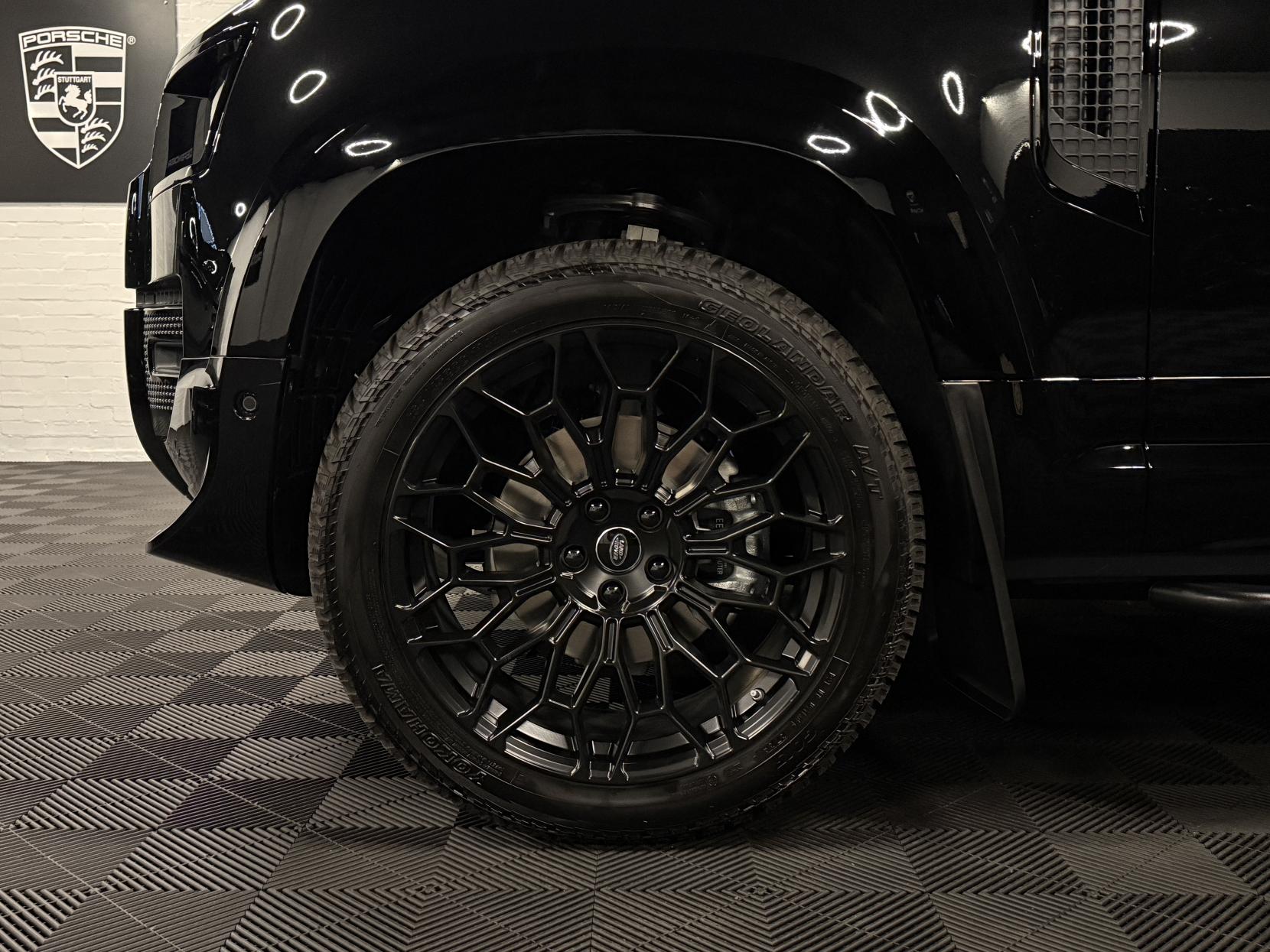 Land Rover Defender 90 3.0 D250 MHEV X-Dynamic SE Hard Top SUV 3dr Diesel Auto 4WD SWB Euro 6 (s/s) (249 ps)