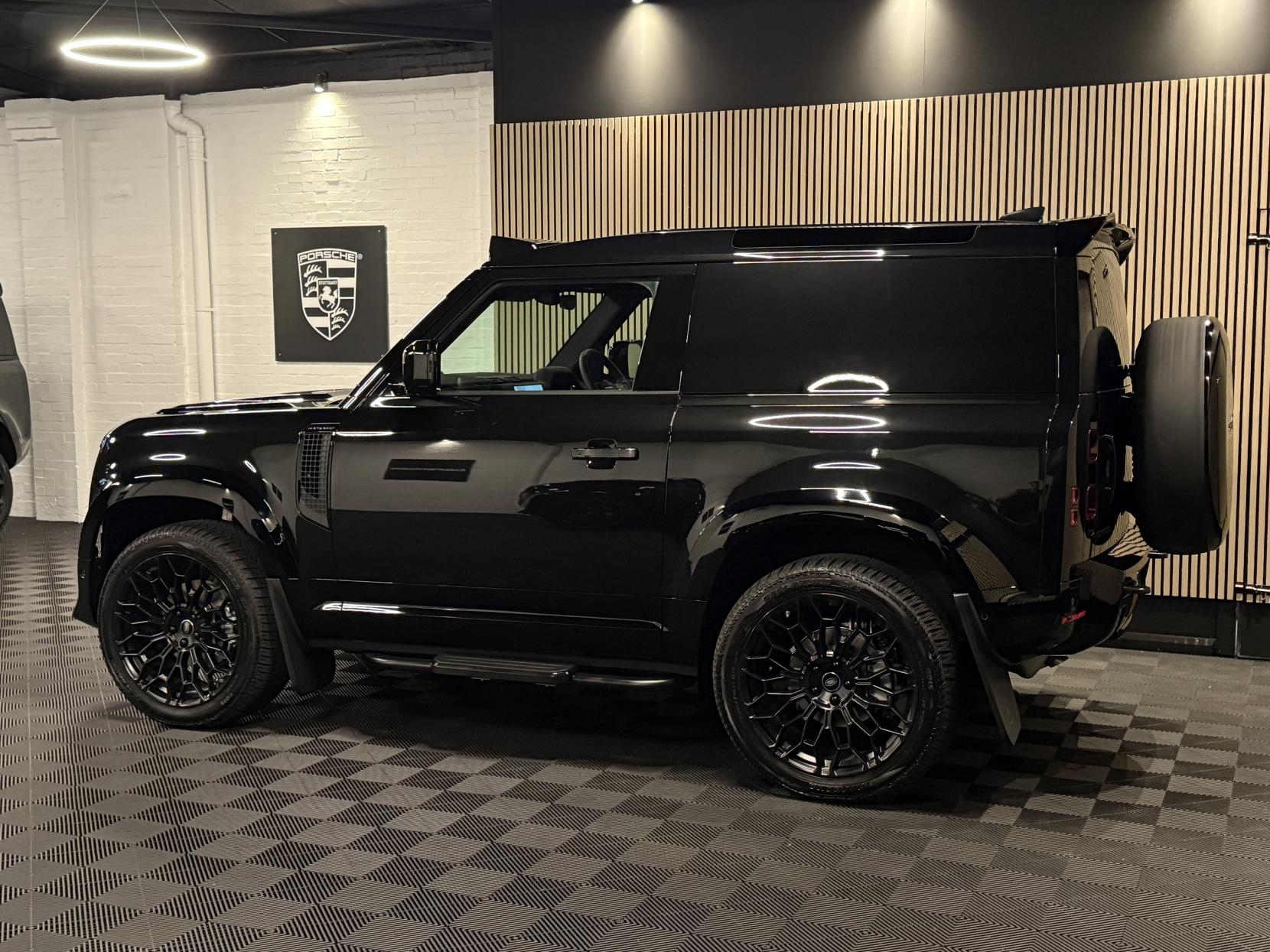 Land Rover Defender 90 3.0 D250 MHEV X-Dynamic SE Hard Top SUV 3dr Diesel Auto 4WD SWB Euro 6 (s/s) (249 ps)