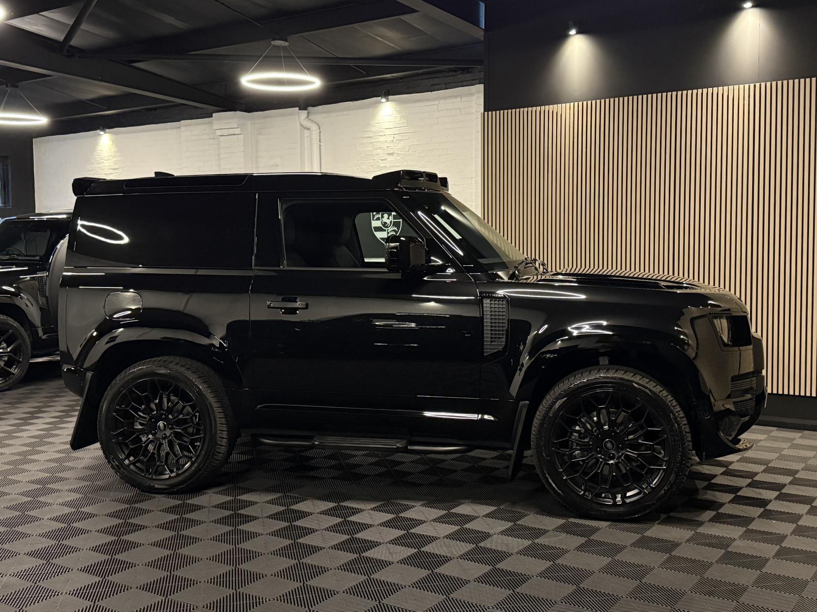 Land Rover Defender 90 3.0 D250 MHEV X-Dynamic SE Hard Top SUV 3dr Diesel Auto 4WD SWB Euro 6 (s/s) (249 ps)