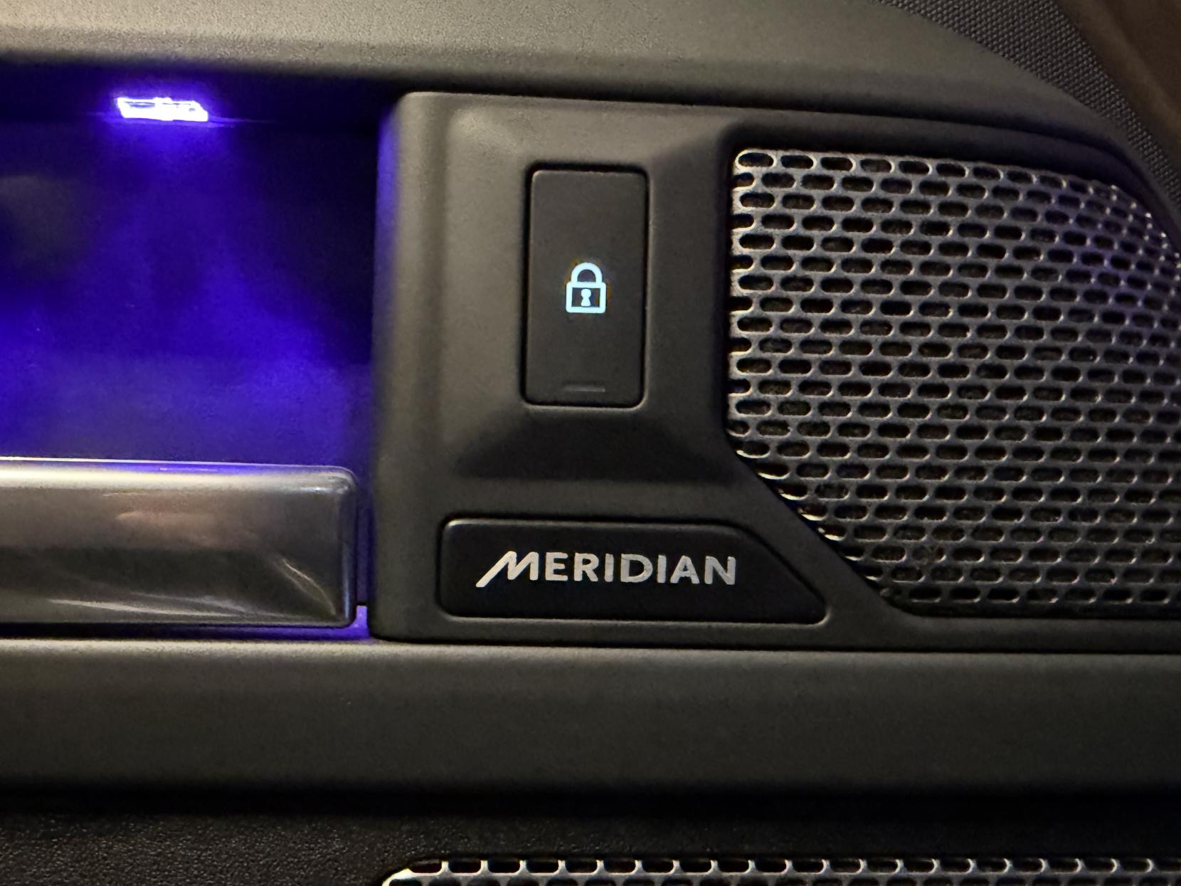 Land Rover Defender 110 3.0 D300 MHEV X-Dynamic HSE Hard Top SUV 5dr Diesel Auto 4WD MWB Euro 6 (s/s) (300 ps)