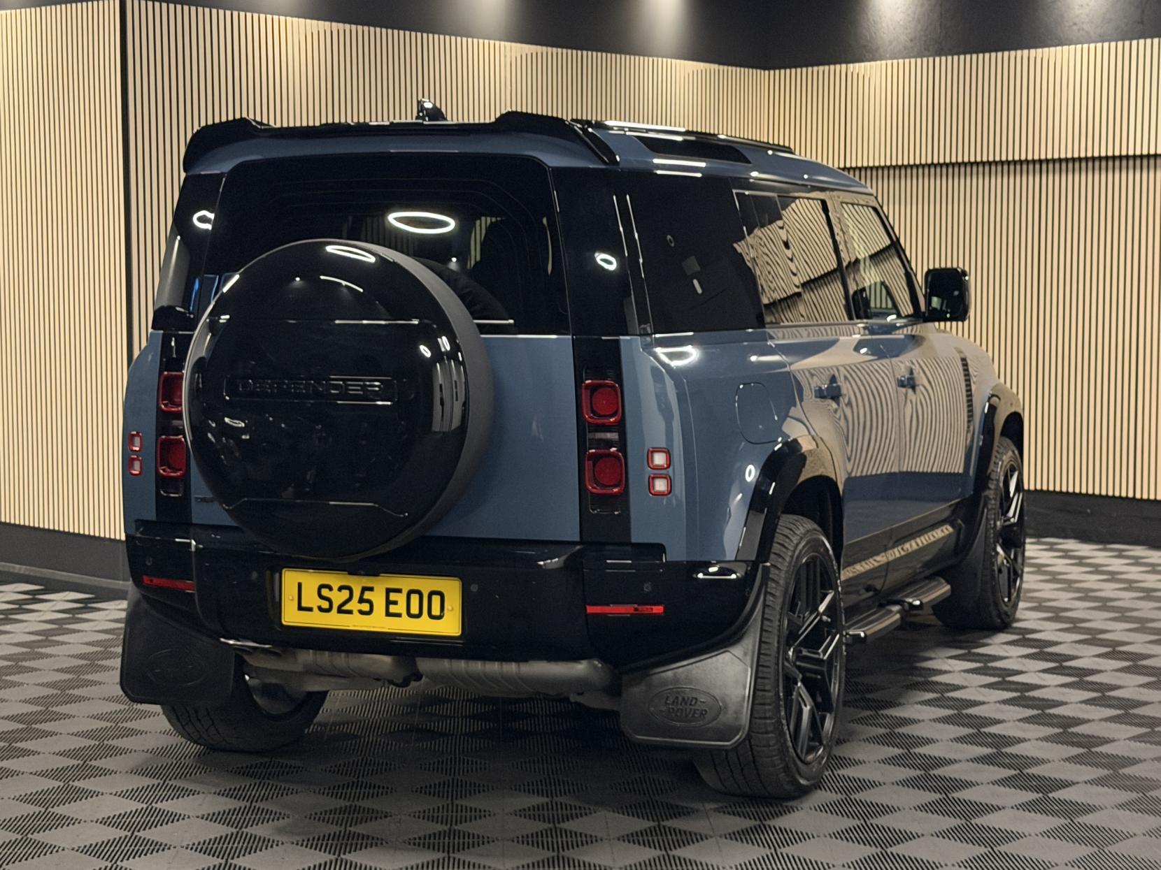 Land Rover Defender 110 3.0 D250 MHEV S Hard Top SUV 5dr Diesel Auto 4WD MWB Euro 6 (s/s) (250 ps)