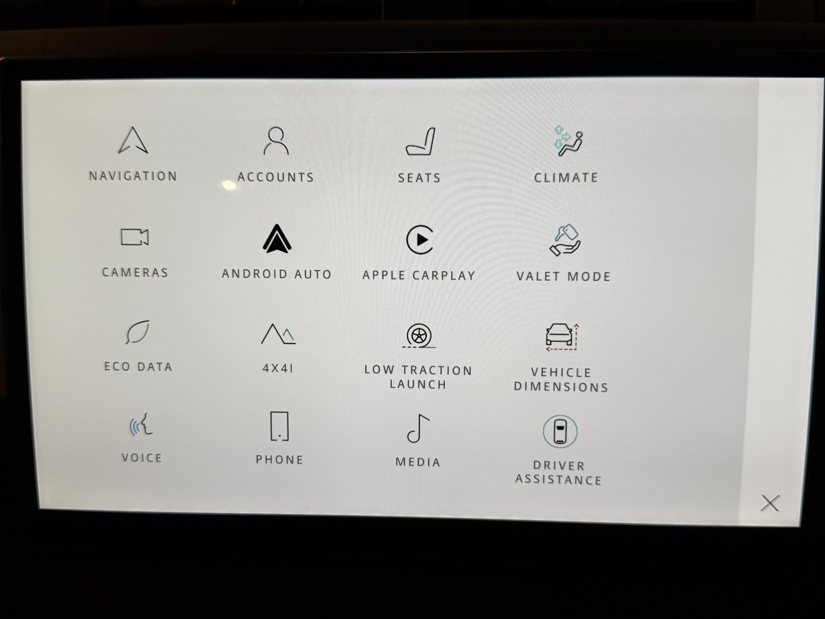 Land Rover Defender 110 3.0 D250 MHEV S Hard Top SUV 5dr Diesel Auto 4WD MWB Euro 6 (s/s) (250 ps)