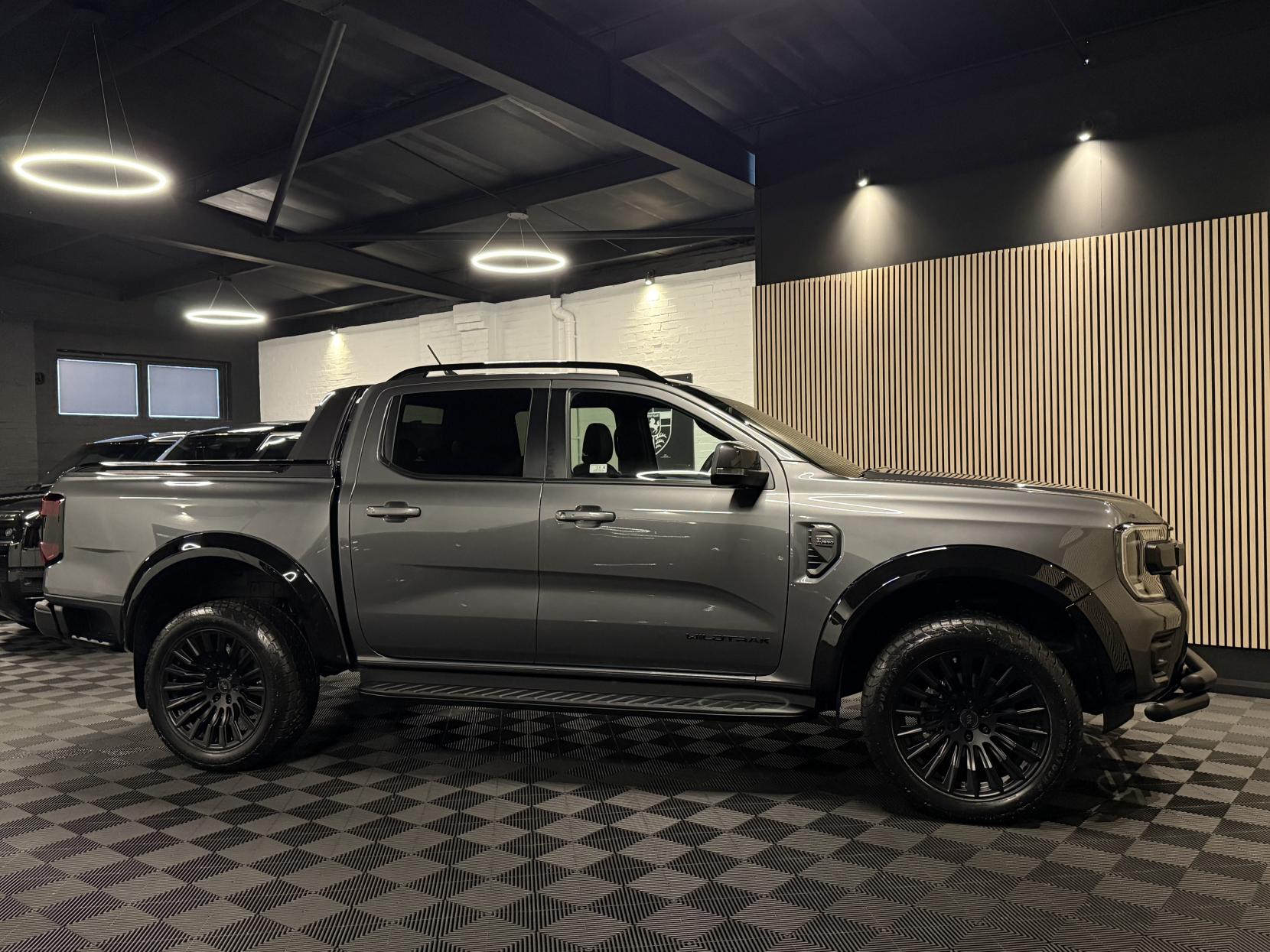 Ford Ranger 2.0 TD EcoBlue Wildtrak Pickup Double Cab 4dr Diesel Auto 4WD Euro 6 (s/s) (205 ps)