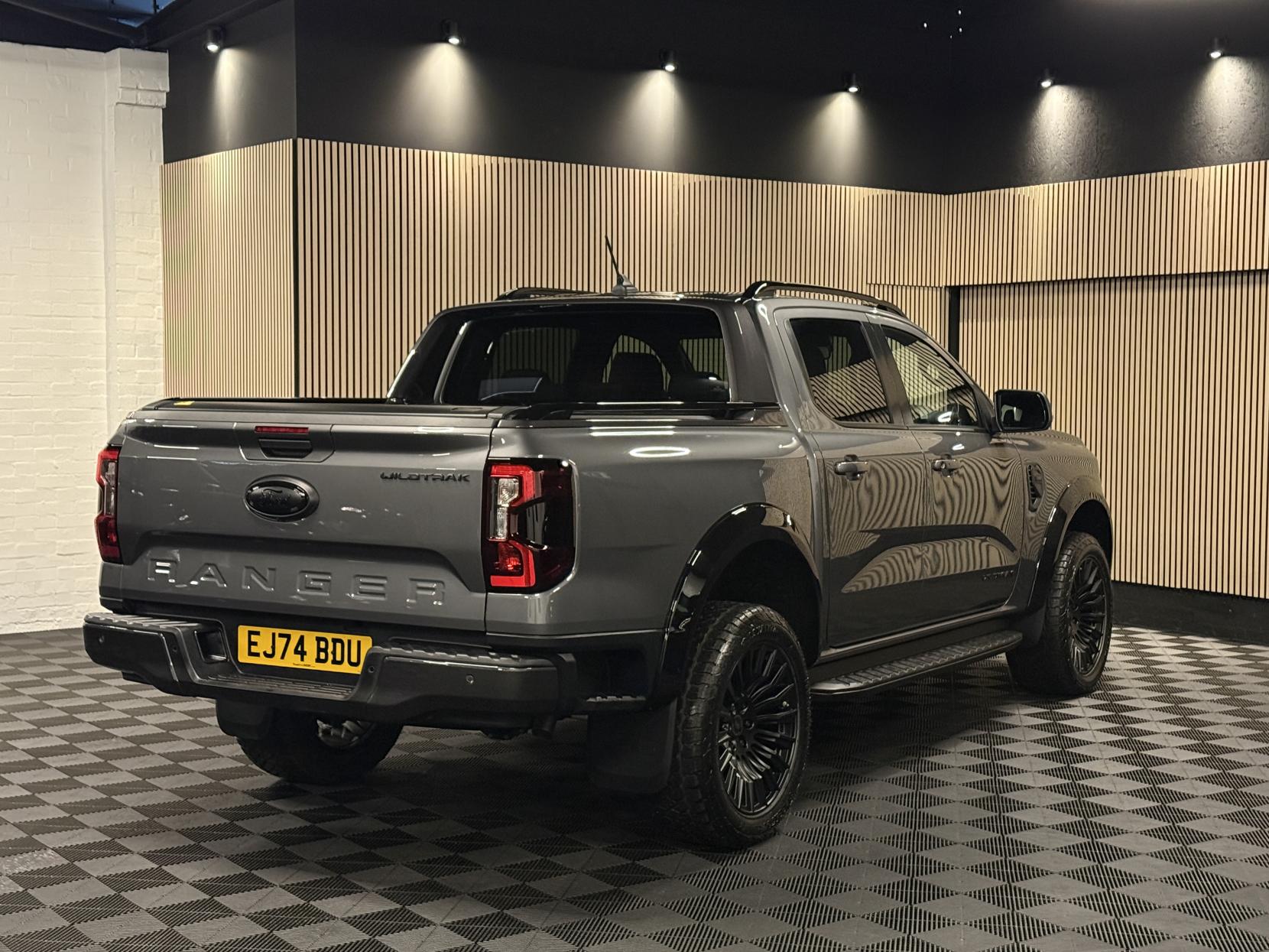 Ford Ranger 2.0 TD EcoBlue Wildtrak Pickup Double Cab 4dr Diesel Auto 4WD Euro 6 (s/s) (205 ps)