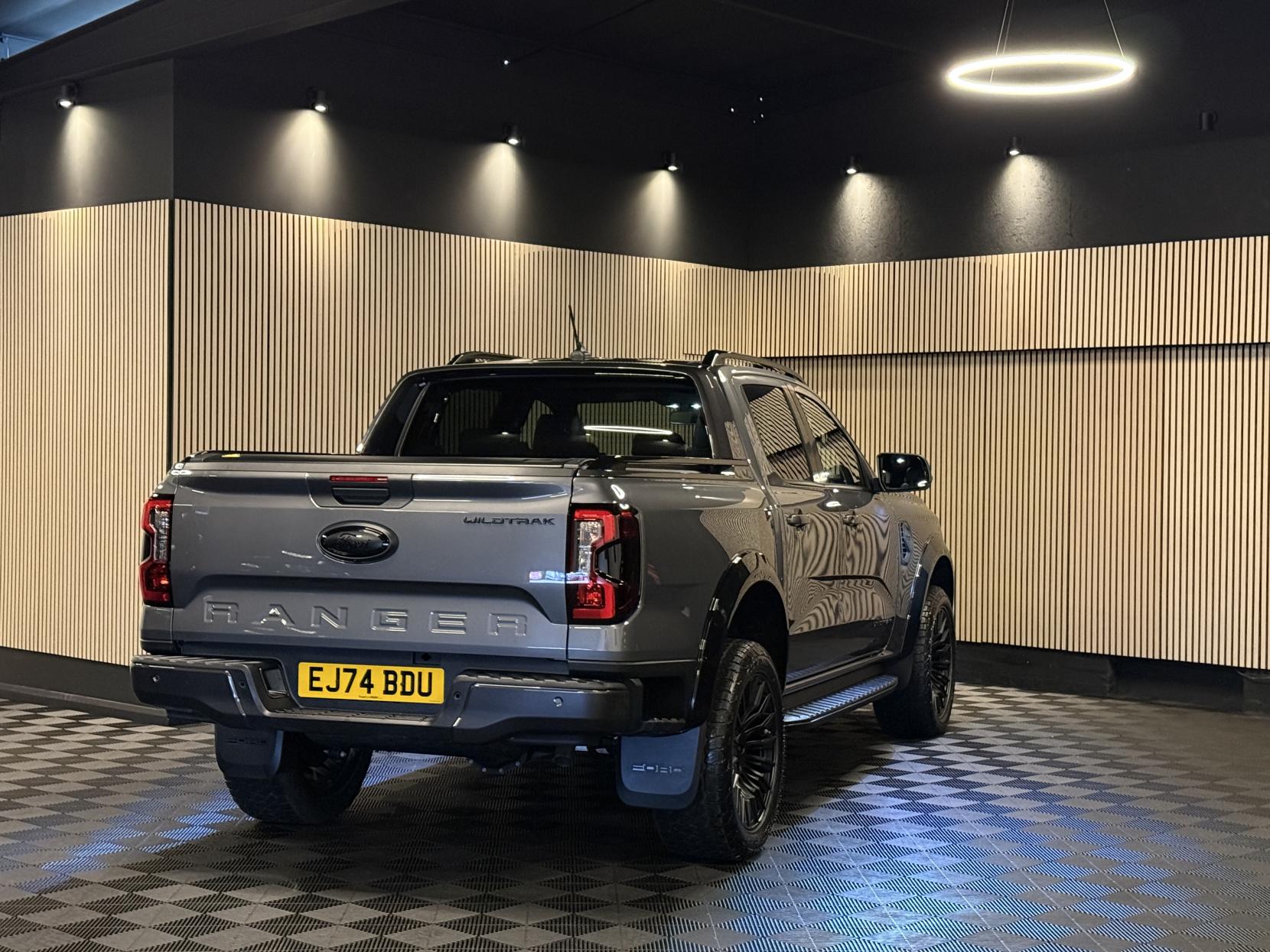 Ford Ranger 2.0 TD EcoBlue Wildtrak Pickup Double Cab 4dr Diesel Auto 4WD Euro 6 (s/s) (205 ps)