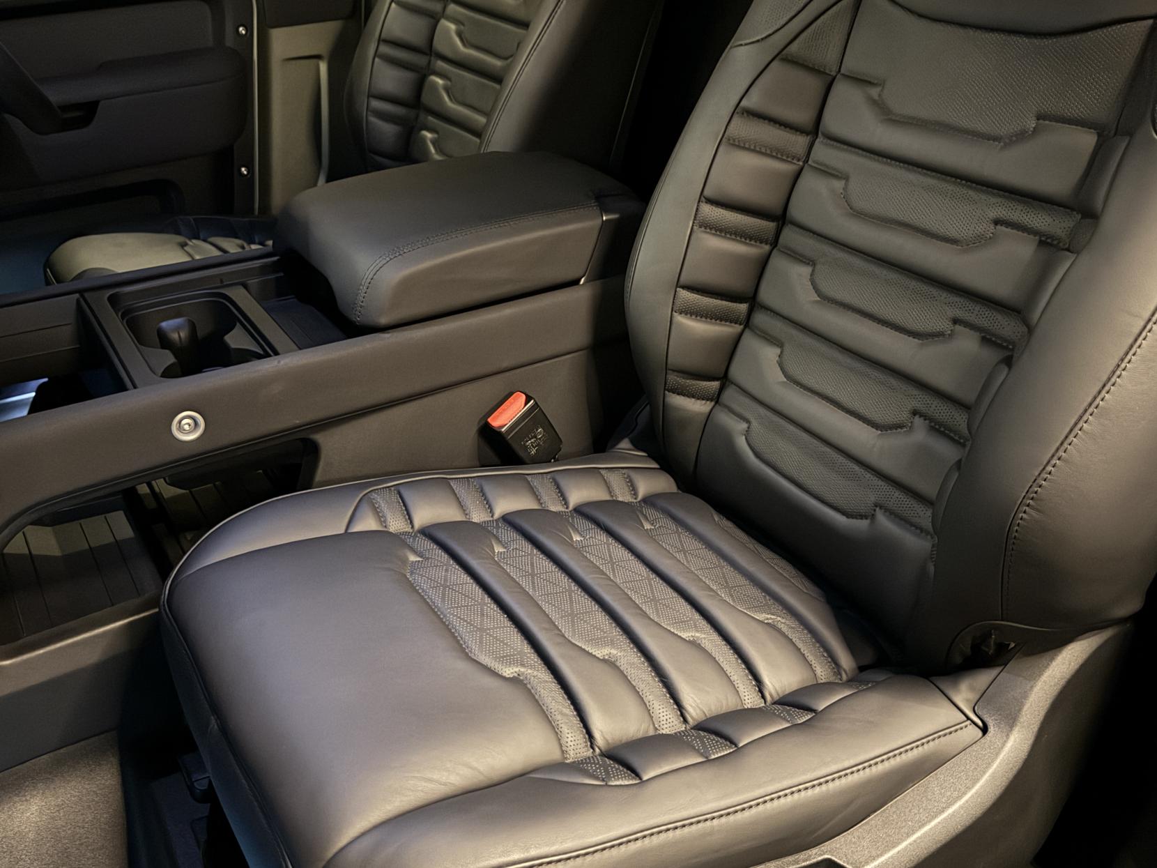 Land Rover Defender 90 3.0 D250 MHEV Hard Top SUV 3dr Diesel Auto 4WD SWB Euro 6 (s/s) (250 ps)