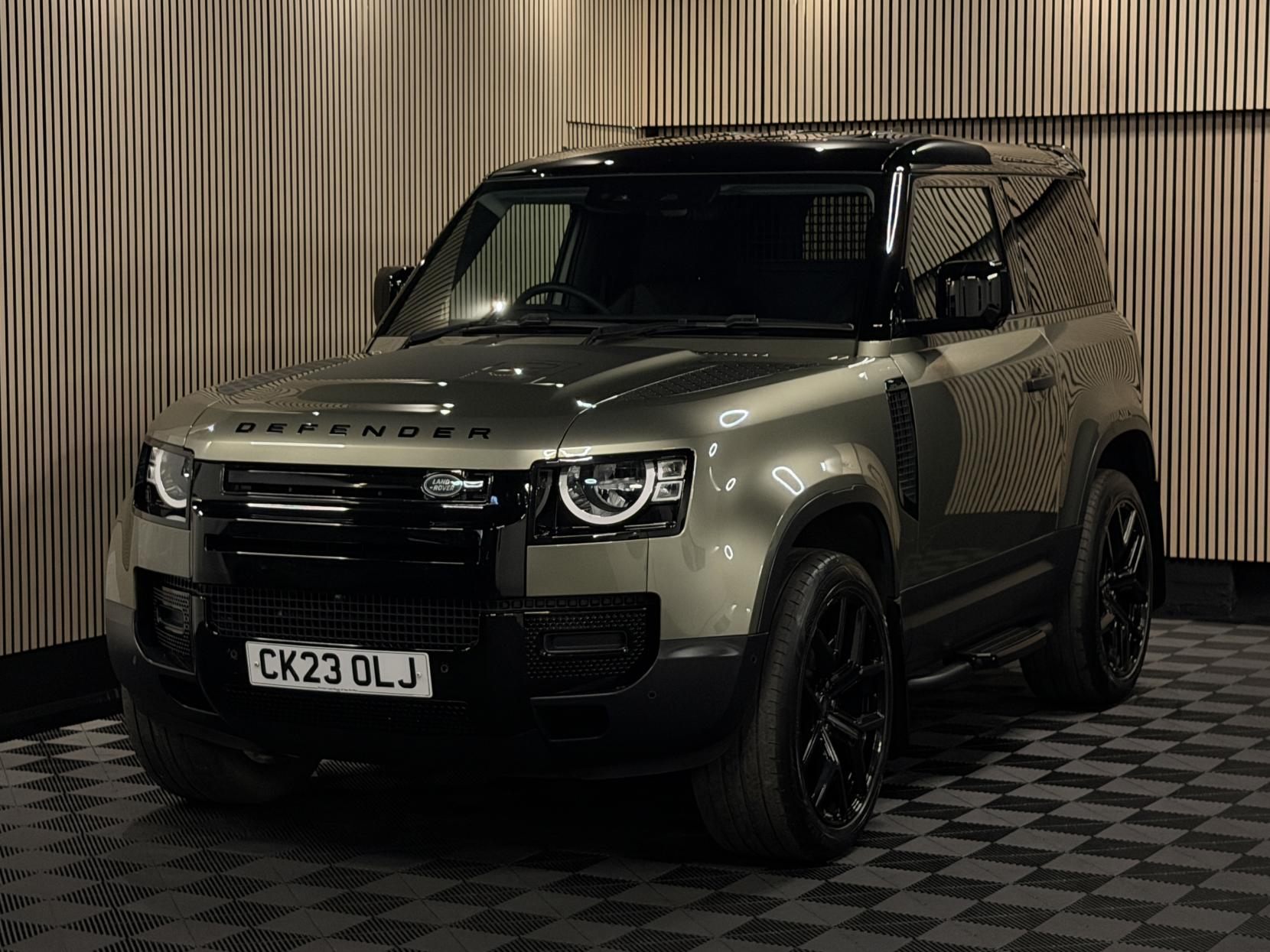 Land Rover Defender 90 3.0 D250 MHEV Hard Top SUV 3dr Diesel Auto 4WD SWB Euro 6 (s/s) (250 ps)