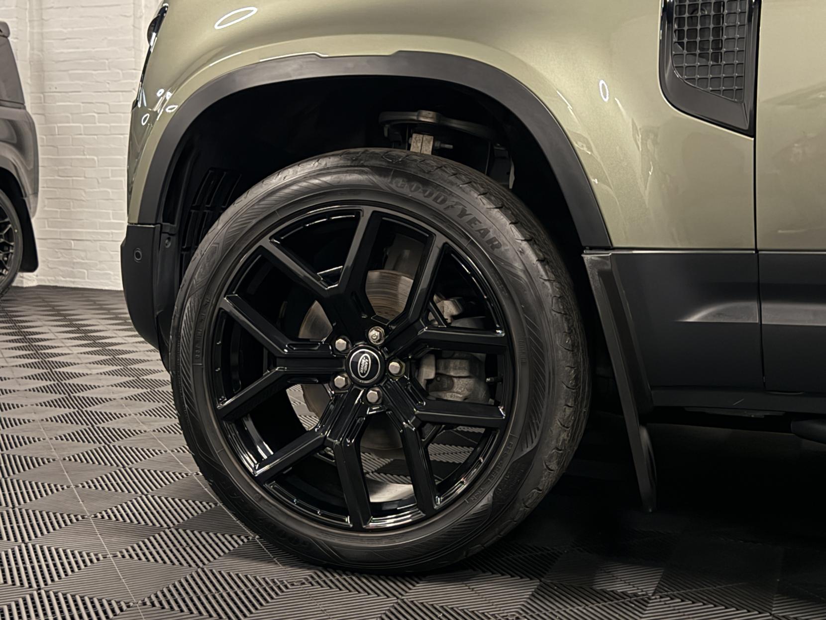 Land Rover Defender 90 3.0 D250 MHEV Hard Top SUV 3dr Diesel Auto 4WD SWB Euro 6 (s/s) (250 ps)