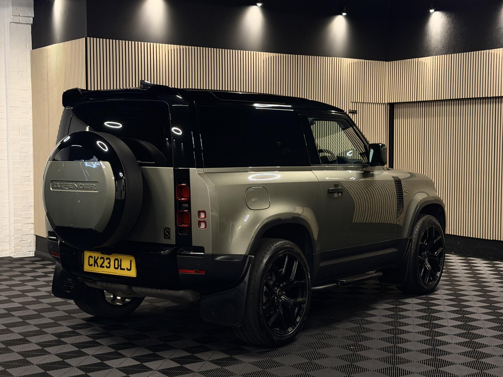 Land Rover Defender 90 3.0 D250 MHEV Hard Top SUV 3dr Diesel Auto 4WD SWB Euro 6 (s/s) (250 ps)