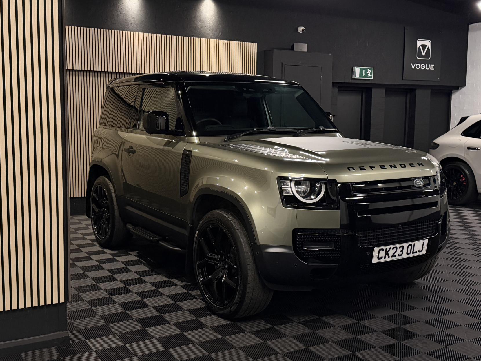 Land Rover Defender 90 3.0 D250 MHEV Hard Top SUV 3dr Diesel Auto 4WD SWB Euro 6 (s/s) (250 ps)