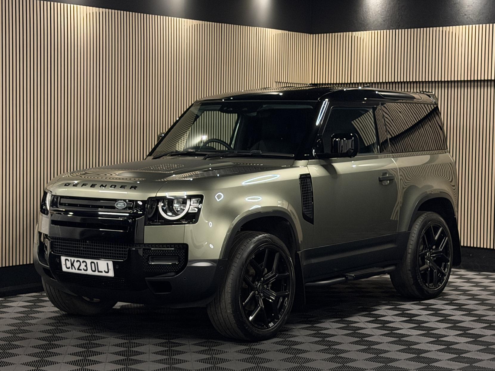 Land Rover Defender 90 3.0 D250 MHEV Hard Top SUV 3dr Diesel Auto 4WD SWB Euro 6 (s/s) (250 ps)