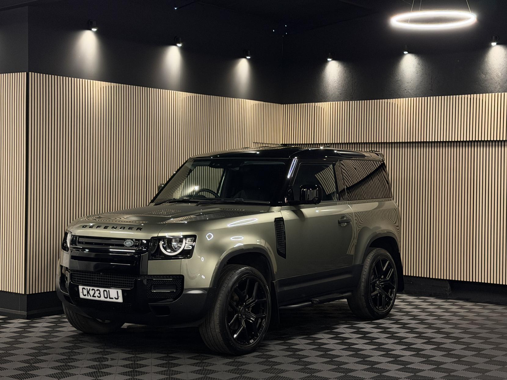 Land Rover Defender 90 3.0 D250 MHEV Hard Top SUV 3dr Diesel Auto 4WD SWB Euro 6 (s/s) (250 ps)