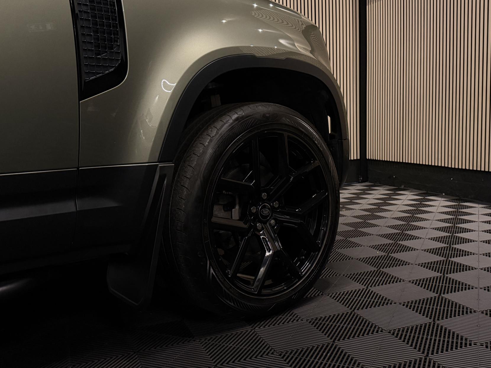 Land Rover Defender 90 3.0 D250 MHEV Hard Top SUV 3dr Diesel Auto 4WD SWB Euro 6 (s/s) (250 ps)