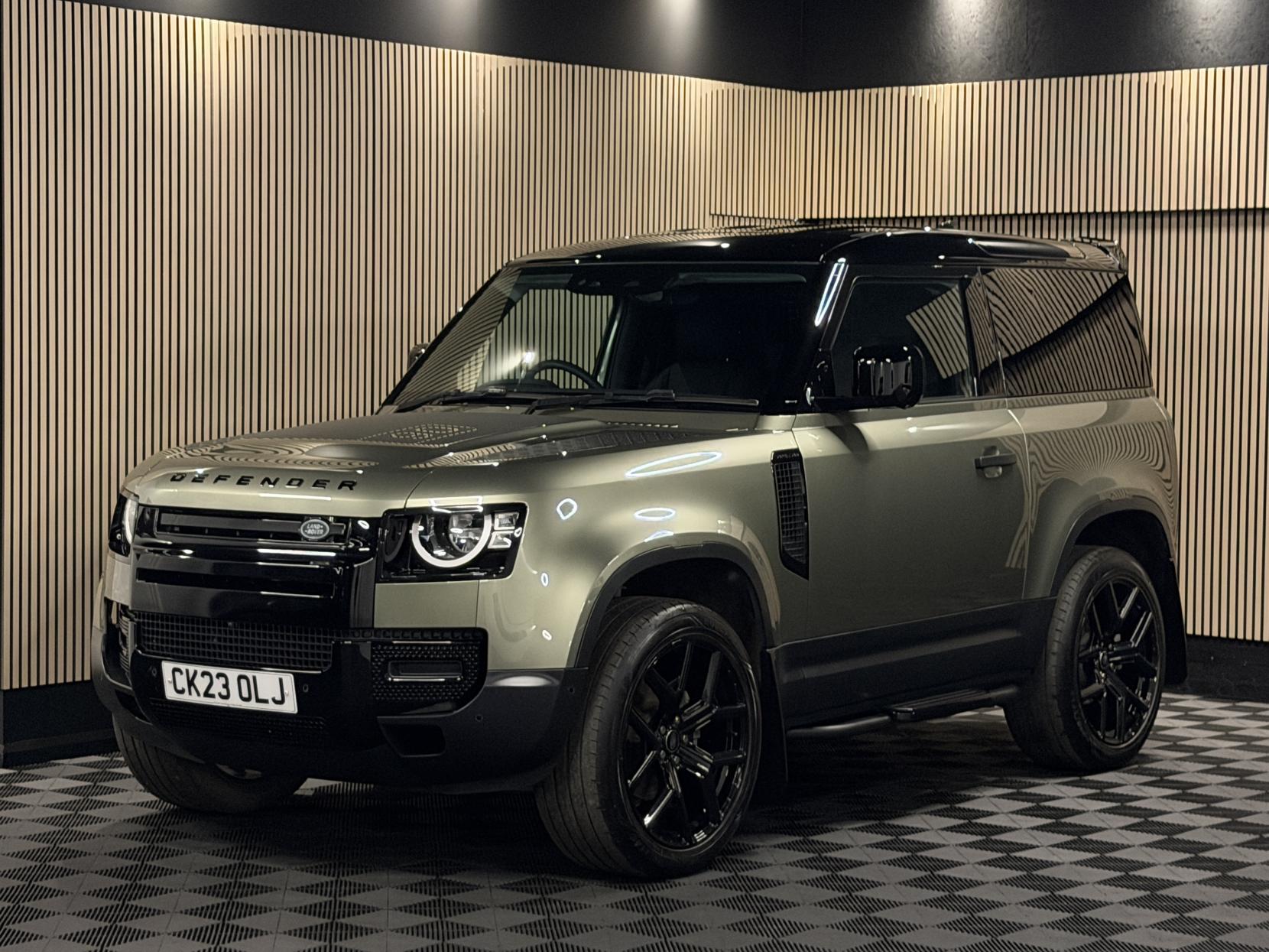 Land Rover Defender 90 3.0 D250 MHEV Hard Top SUV 3dr Diesel Auto 4WD SWB Euro 6 (s/s) (250 ps)