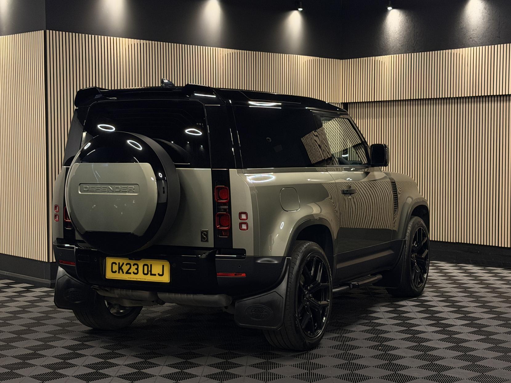 Land Rover Defender 90 3.0 D250 MHEV Hard Top SUV 3dr Diesel Auto 4WD SWB Euro 6 (s/s) (250 ps)