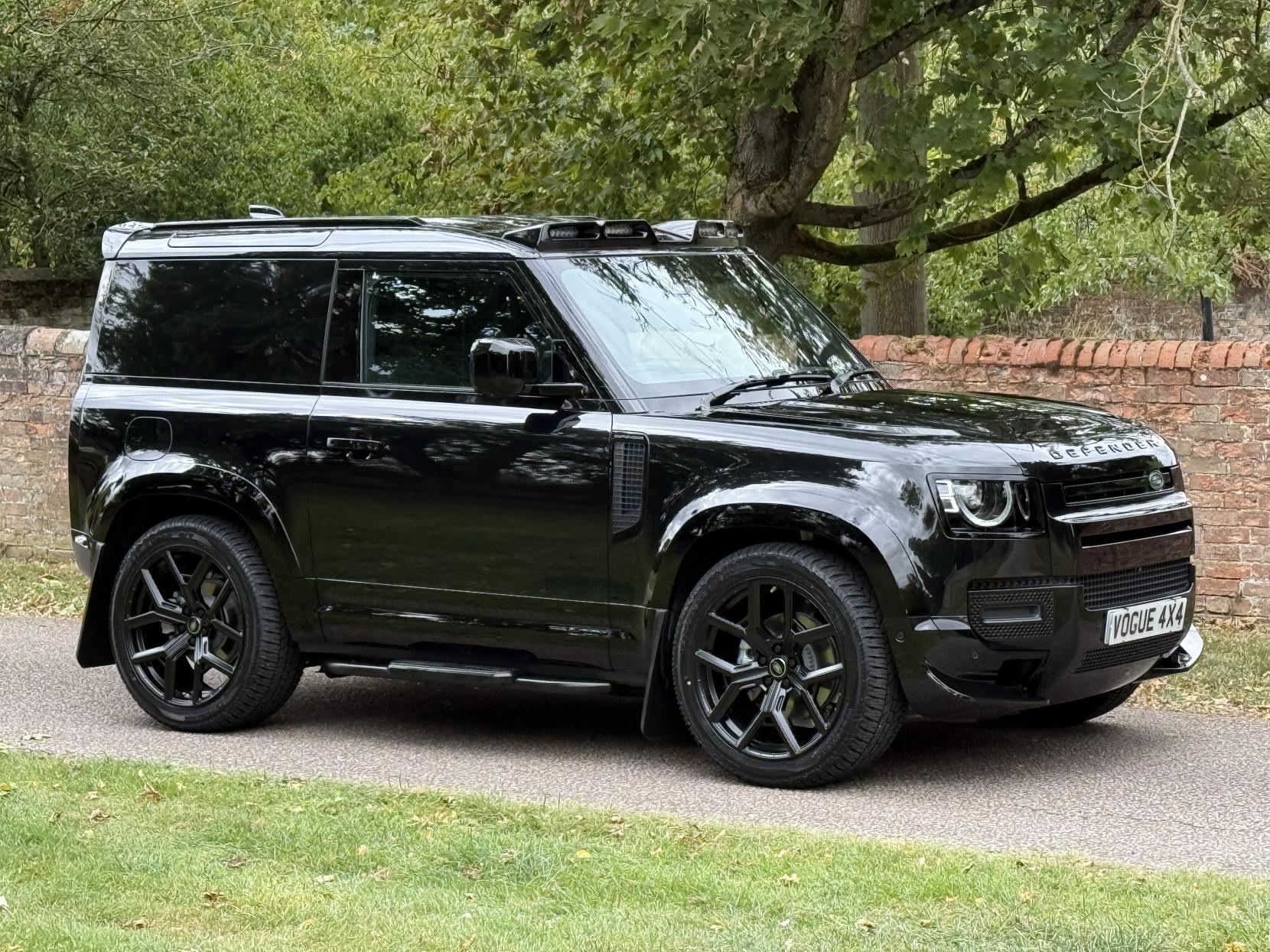 Land Rover Defender 90 3.0 D250 MHEV X-Dynamic SE Hard Top SUV 3dr Diesel Auto 4WD SWB Euro 6 (s/s) (249 ps)