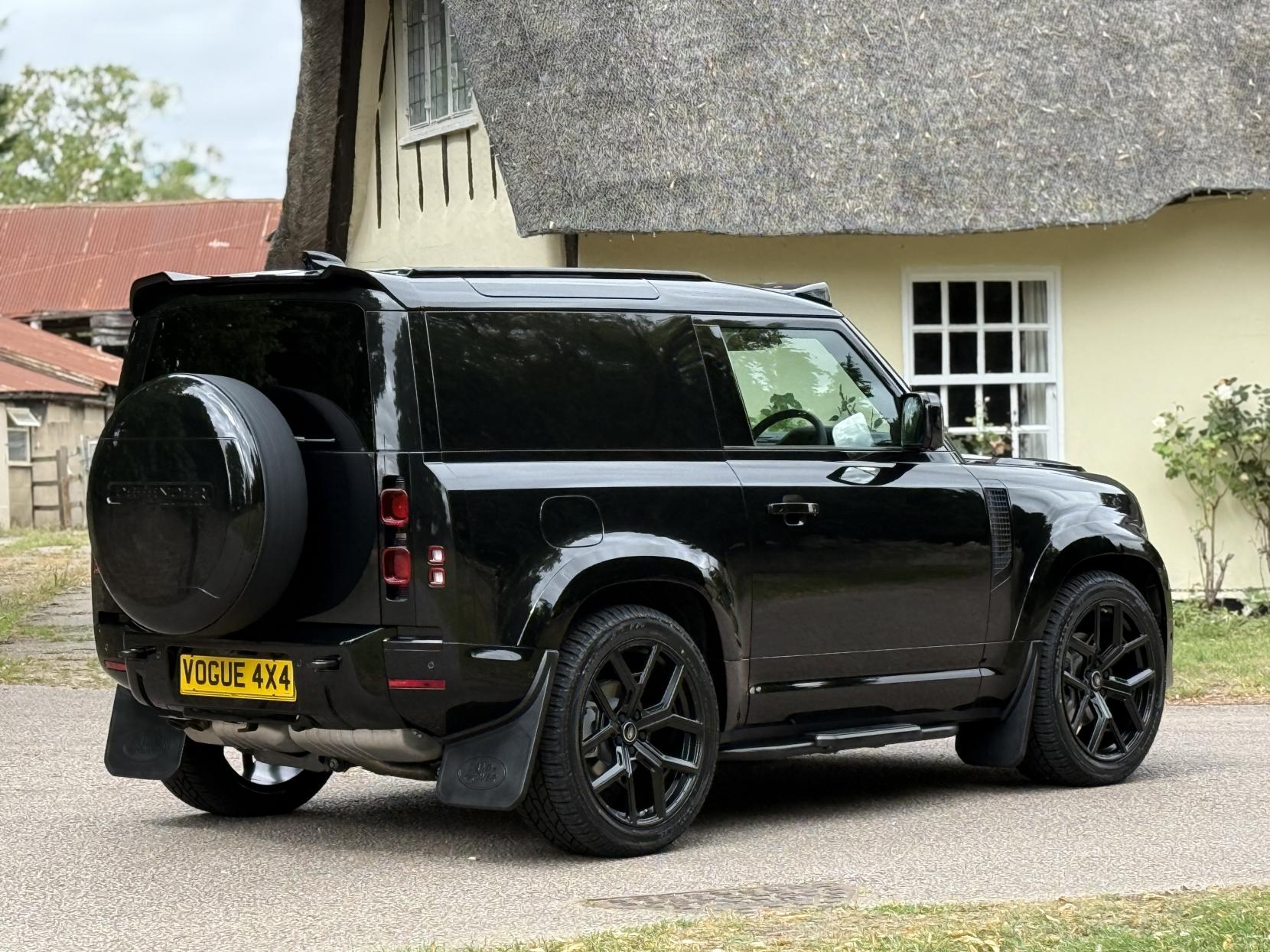 Land Rover Defender 90 3.0 D250 MHEV X-Dynamic SE Hard Top SUV 3dr Diesel Auto 4WD SWB Euro 6 (s/s) (249 ps)