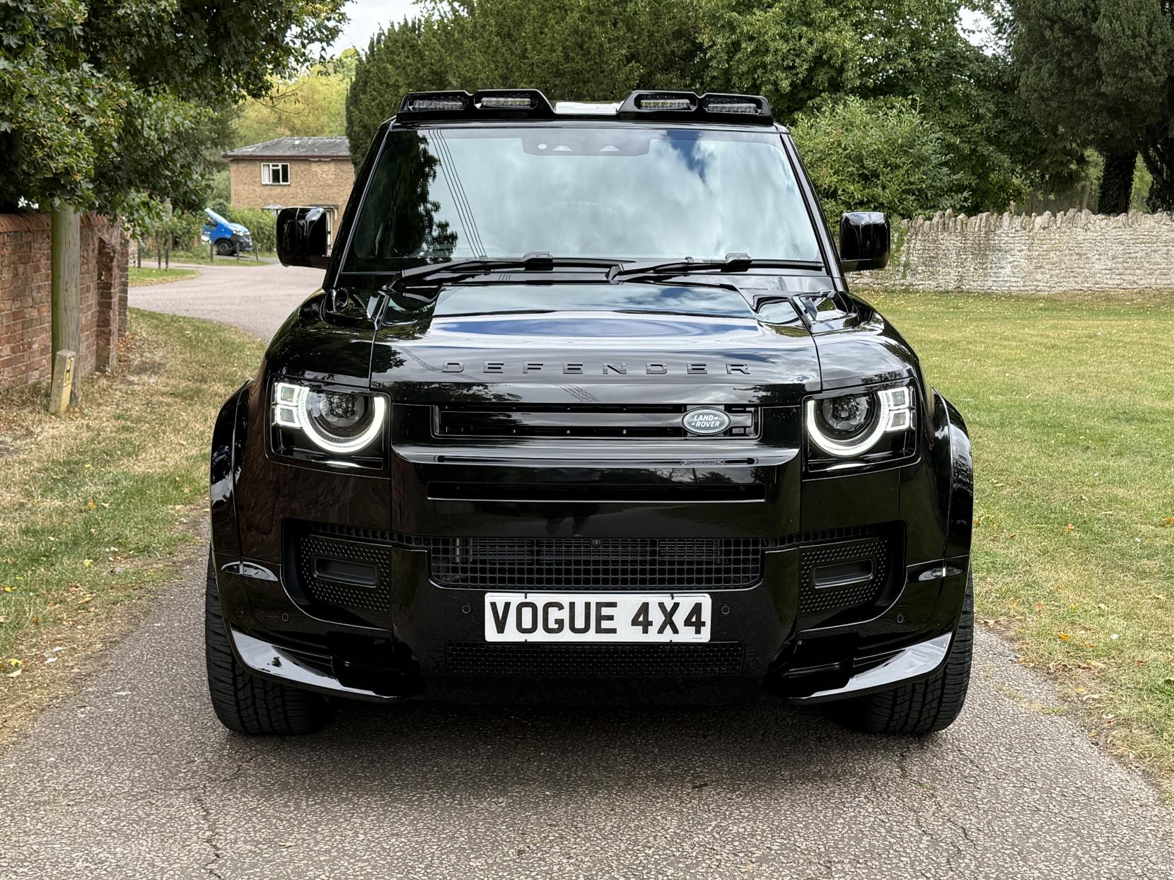 Land Rover Defender 90 3.0 D250 MHEV X-Dynamic SE Hard Top SUV 3dr Diesel Auto 4WD SWB Euro 6 (s/s) (249 ps)