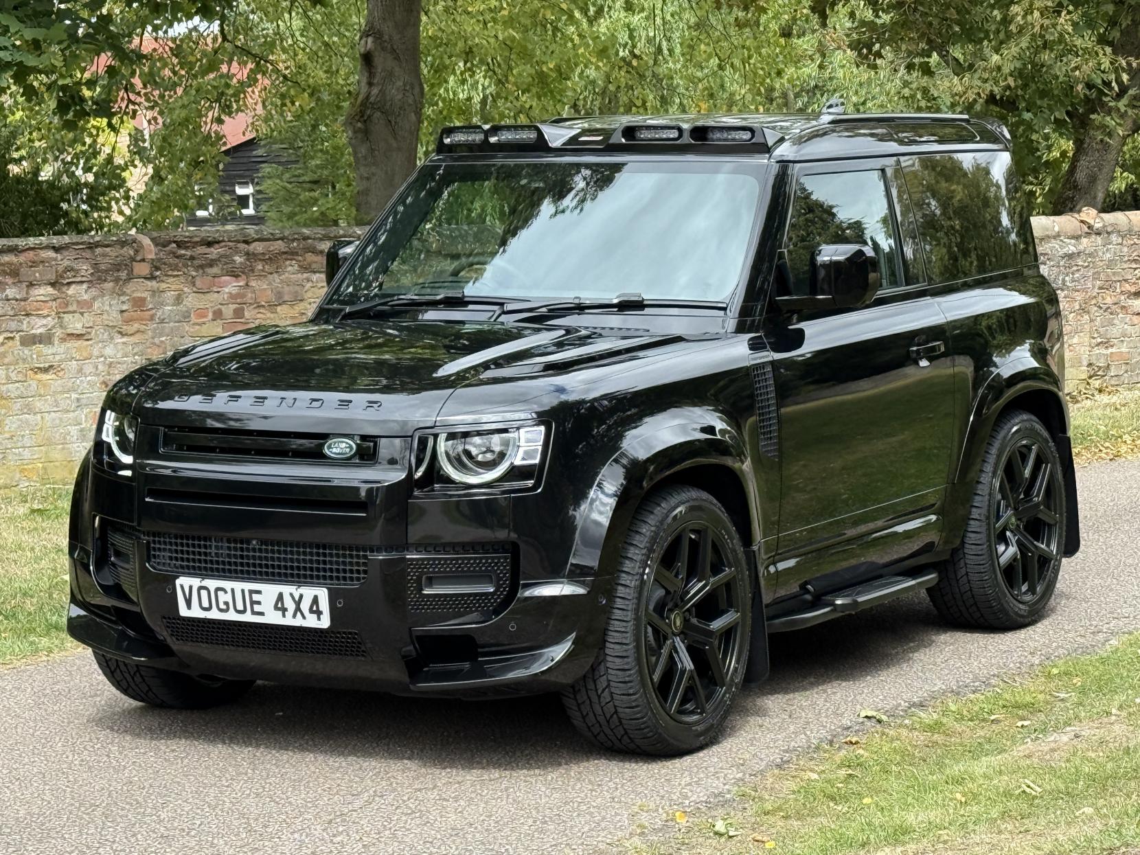 Land Rover Defender 90 3.0 D250 MHEV X-Dynamic SE Hard Top SUV 3dr Diesel Auto 4WD SWB Euro 6 (s/s) (249 ps)