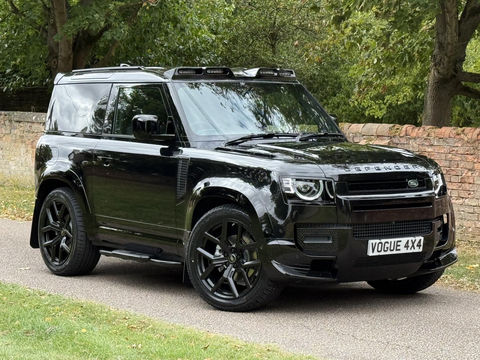 Land Rover Defender 90 3.0 D250 MHEV X-Dynamic SE Hard Top SUV 3dr Diesel Auto 4WD SWB Euro 6 (s/s) (249 ps)